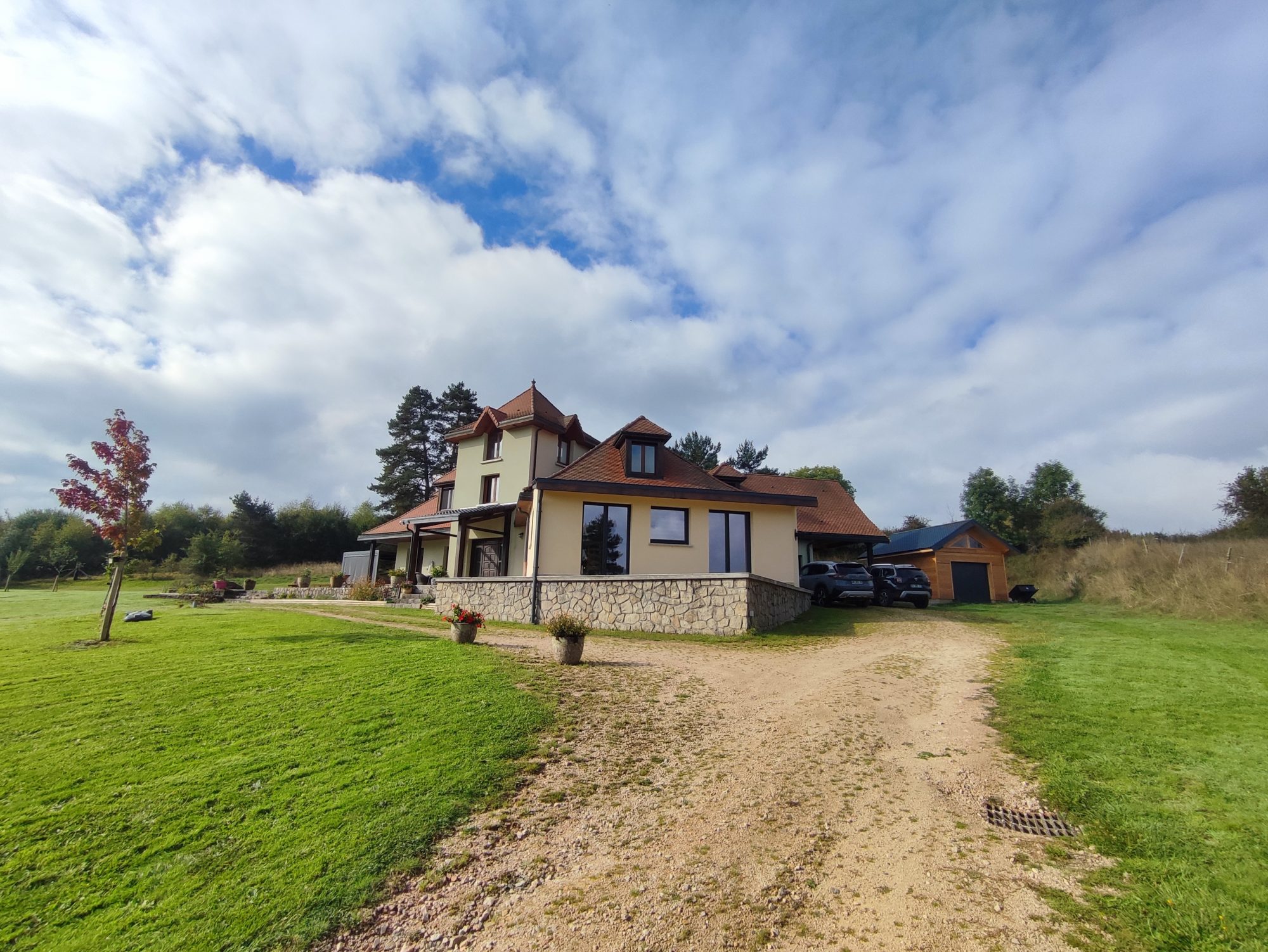 Maison - 8 pièces - 225 m² - Saint-Alyre-d'Arlanc (63220)