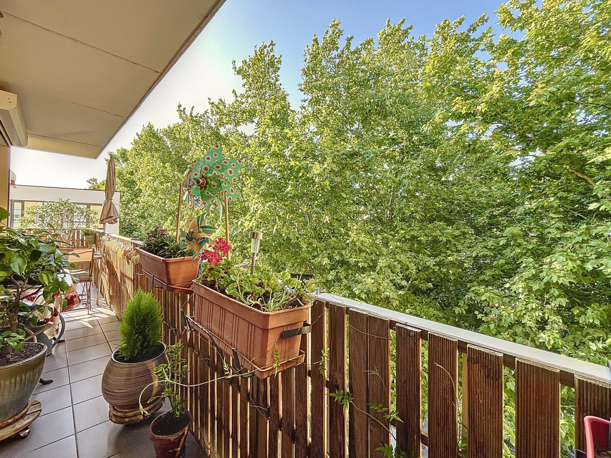 A VENDRE EN EXCLUSIVITE T4 lumineux avec balcon – Étage élevé, vue dégagée, cadre verdoyant et calme ! Villeurbanne 69100