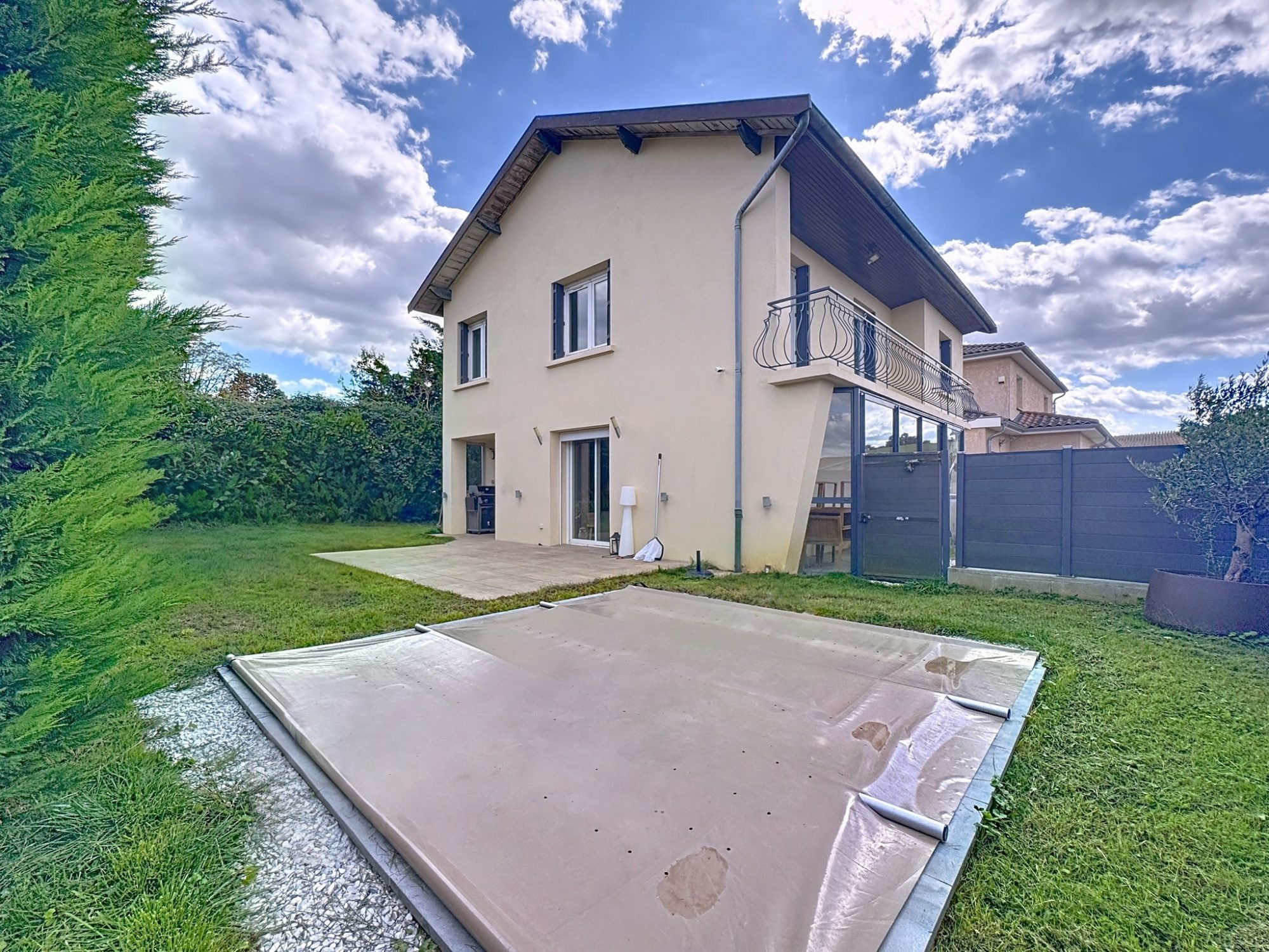 Maison - Misérieux - 3 chambres - Piscine Misérieux 01600