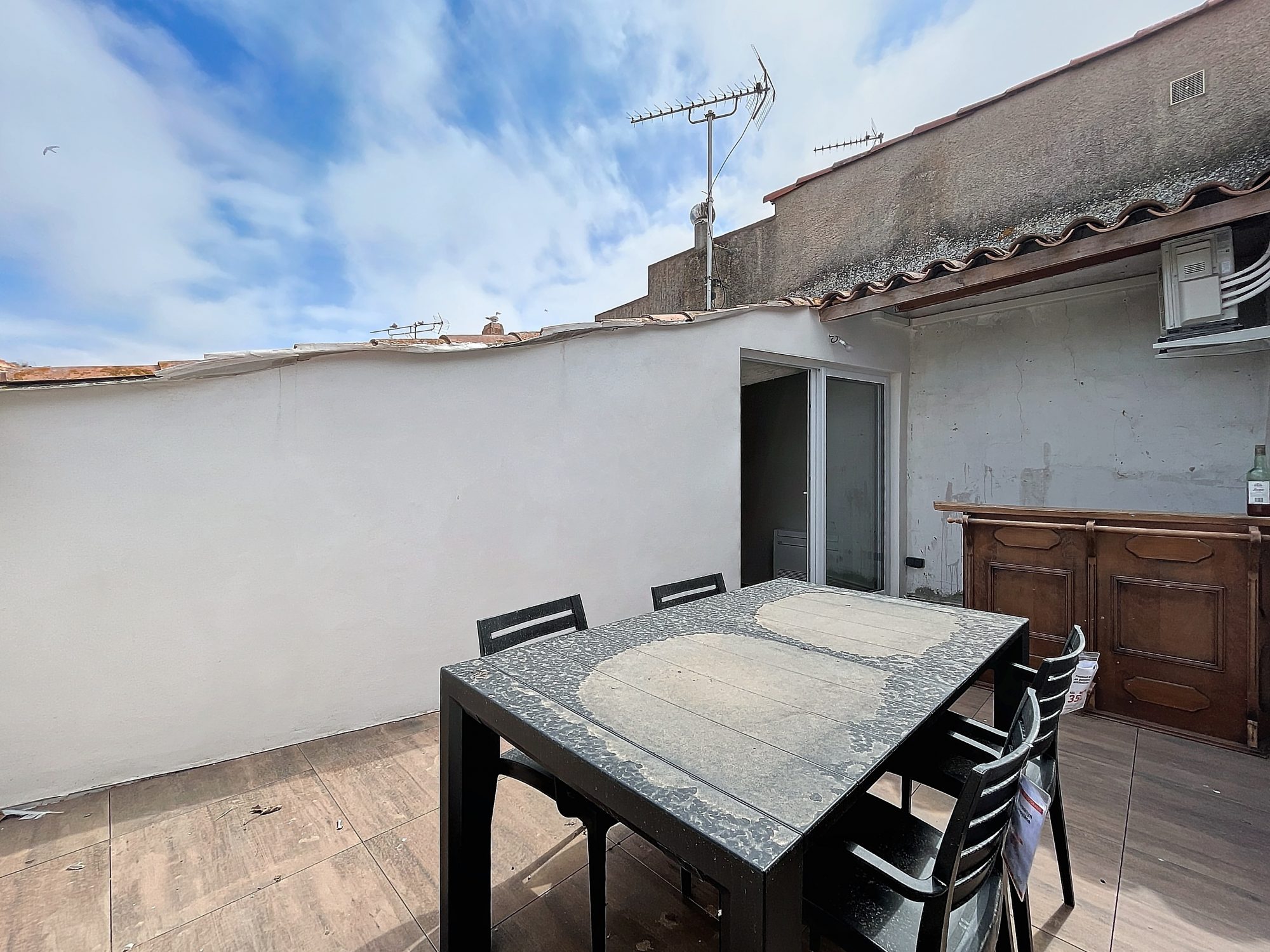 MARSEILLAN : Maison de ville T4, 97m2 avec terrasse en R+2 rénovée