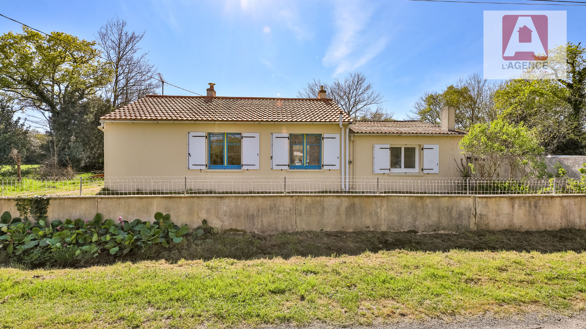 Maison Notre-dame-de-riez, 2 chambres, 3800 m² de terrain.