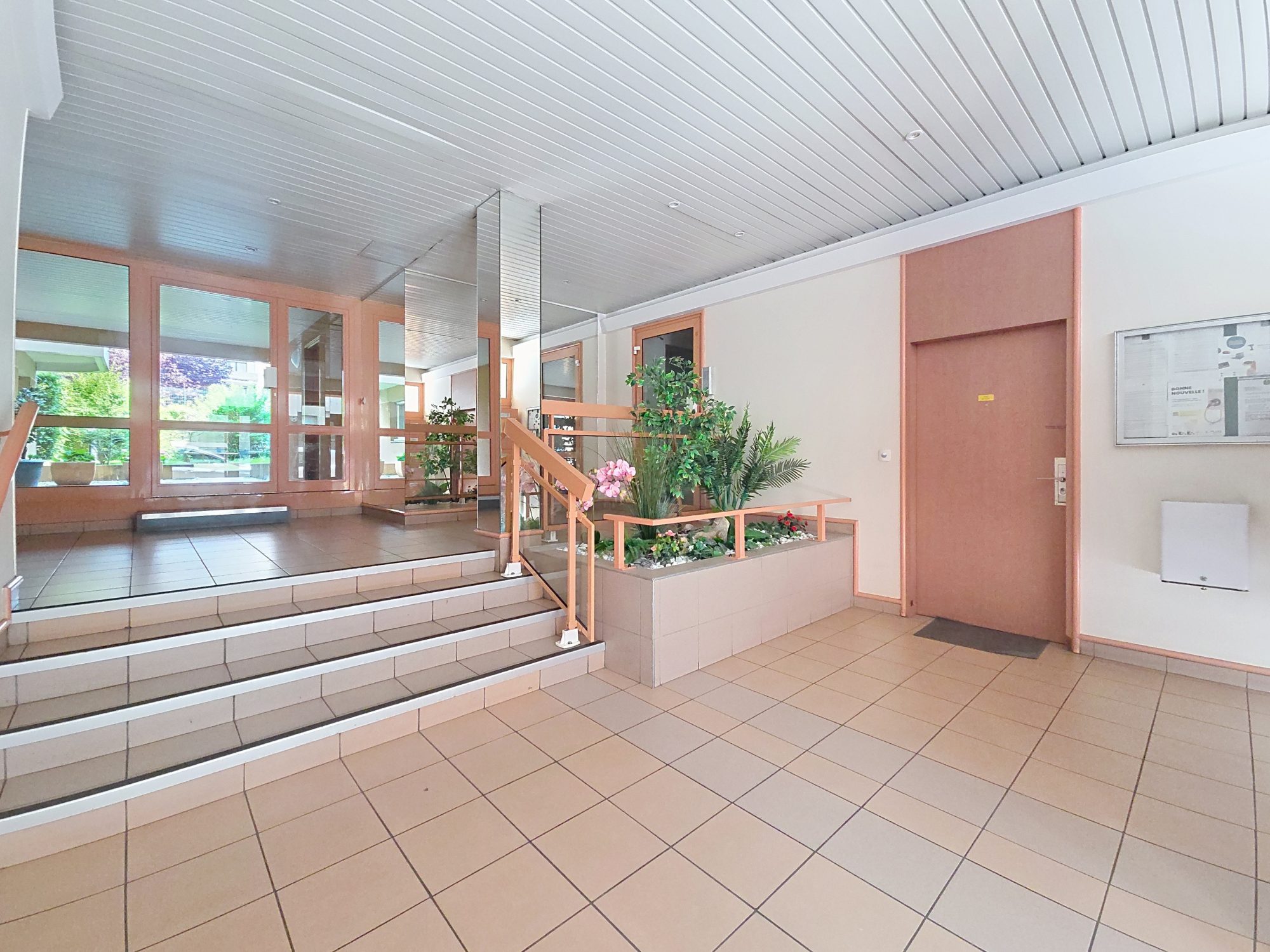 République T3 de 75 m2 avec Garage et Cave Villeurbanne 69100