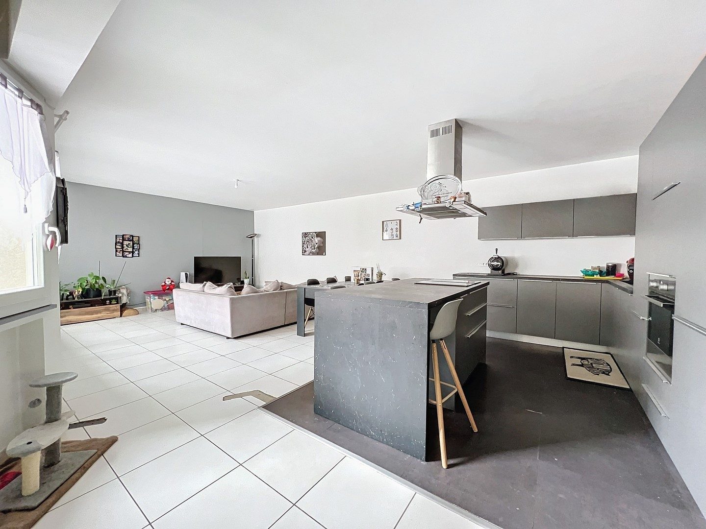 APPARTEMENT CENTRE TARARE 136 M² - 3 CHAMBRES - RENOVE