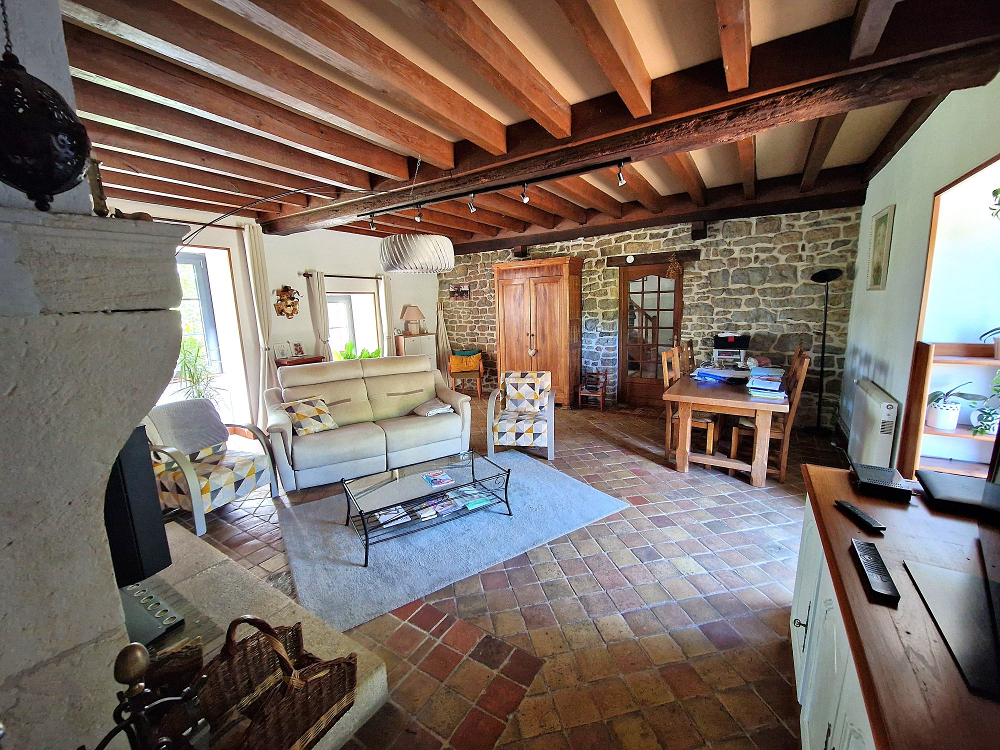 Très belle longère en côte chalonnaise Givry 71640