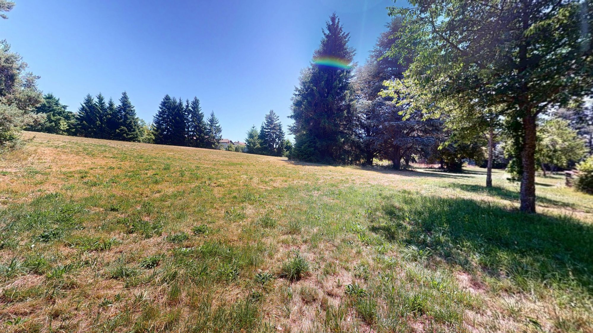 Ferme à rénover sur 1 hectares 5 de terrain constructible Usson-en-Forez 42550