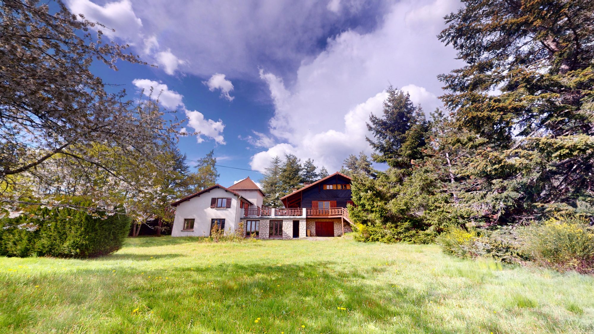 CHALET ET DEPENDANCES