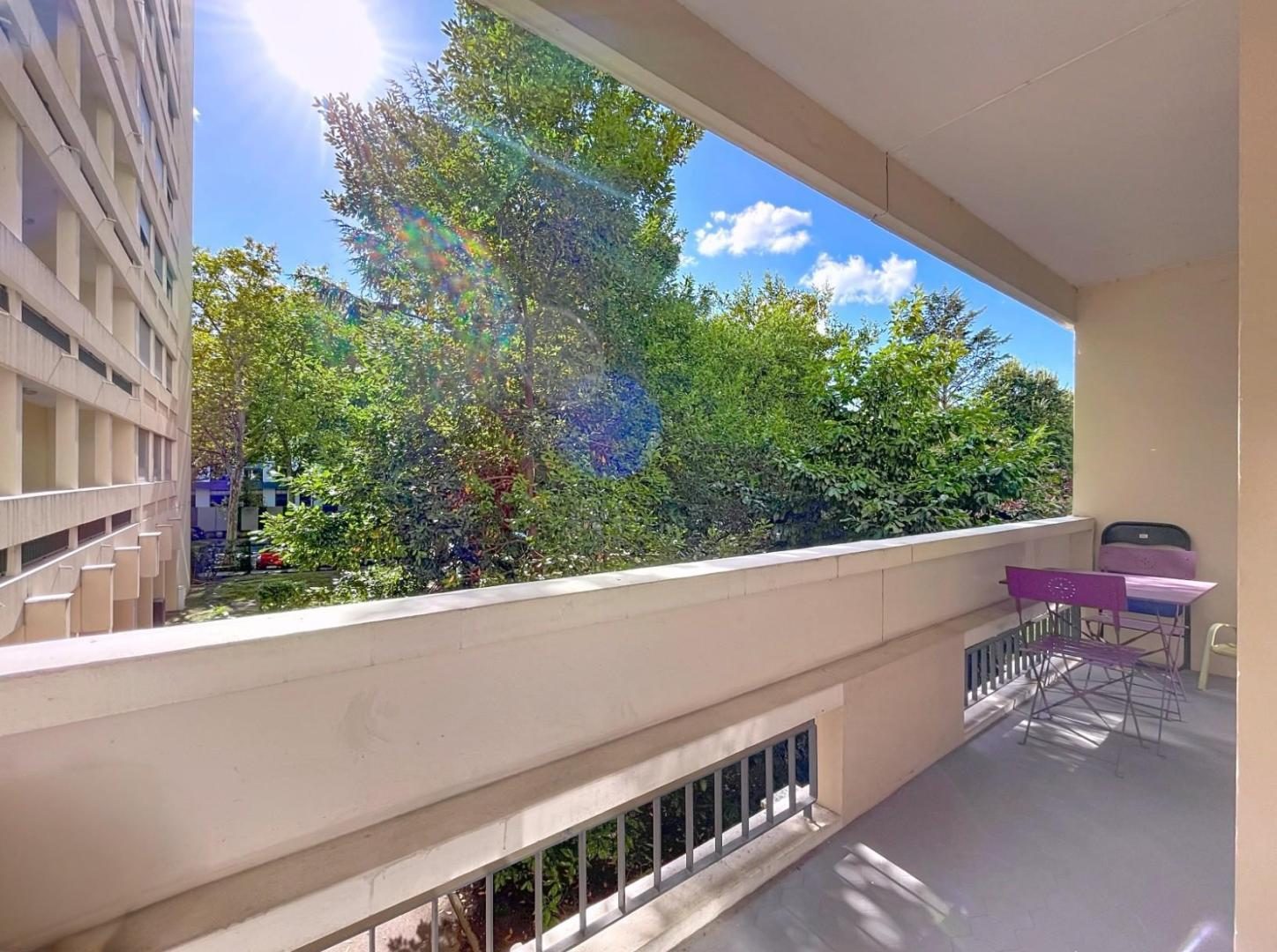 Monplaisir, Marius Berliet-St Nestor, immeuble Pitance, T4 de 89m2 avec balcon et parking Lyon 69008