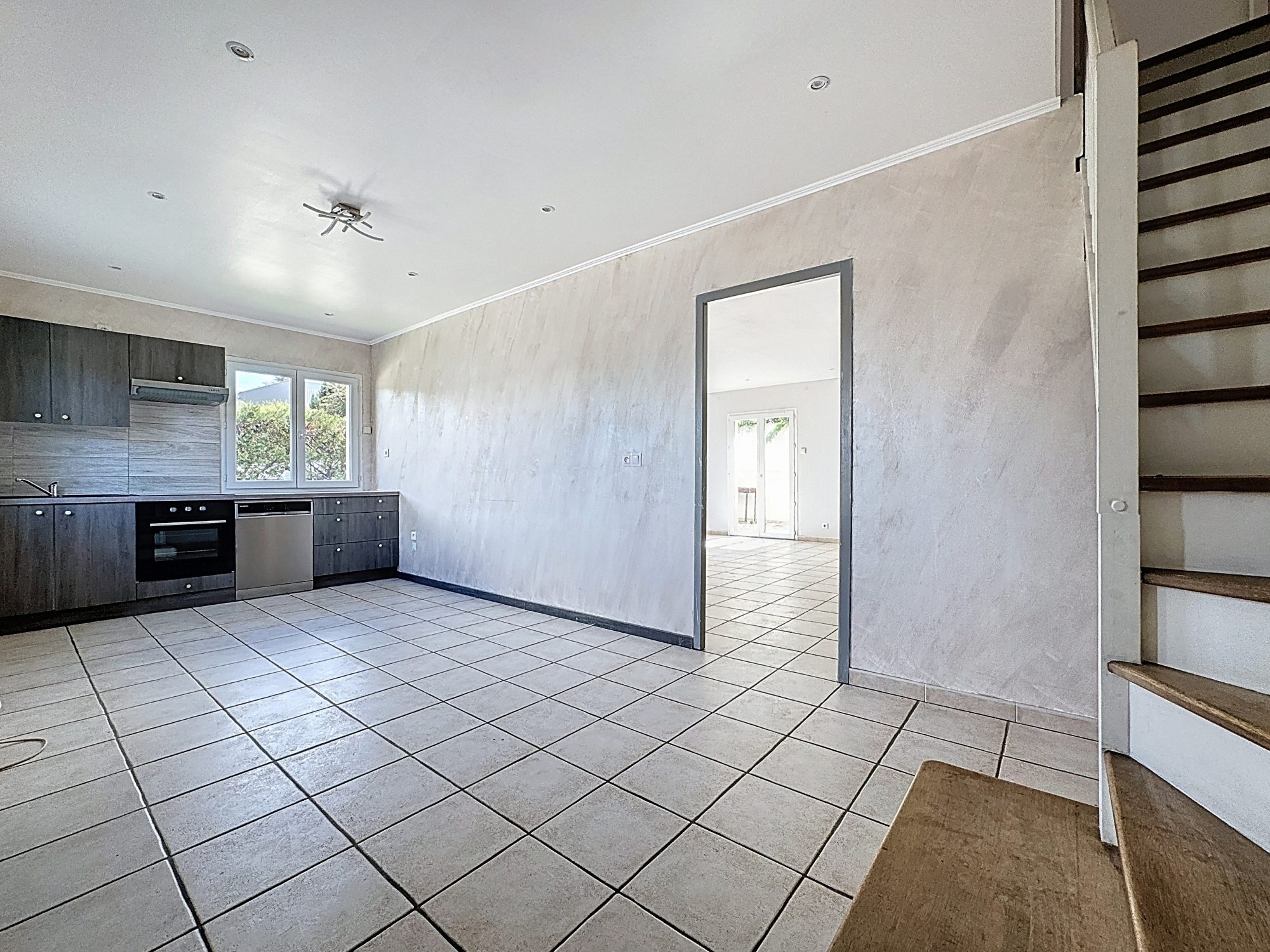 Maison rénové en 2020 de 160m2 utile avec 3 chambres Saint-Genis-Laval 69230