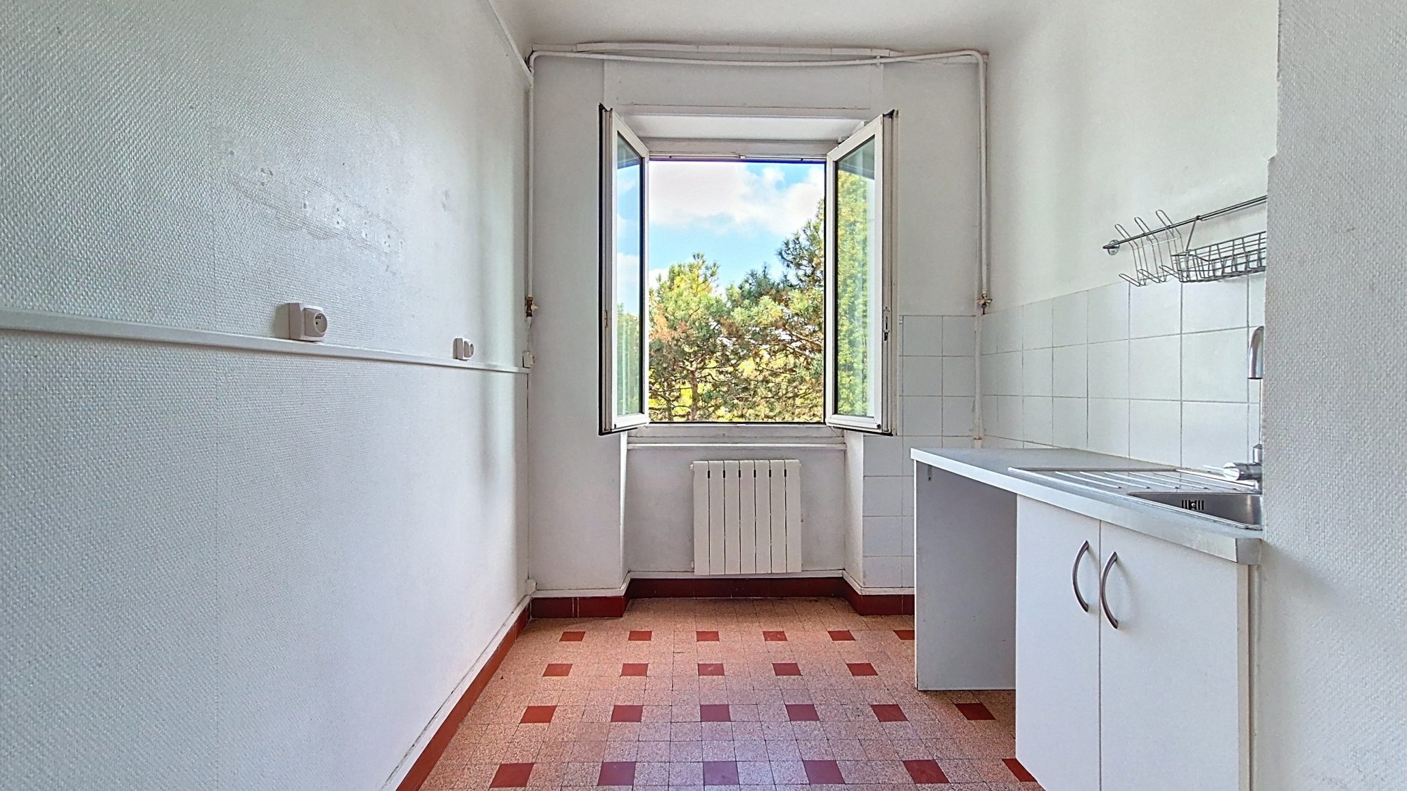 Lyon 8 - T2 de 56m² avec balcon au 2ème ét/7- ascenseur - Libre de suite Lyon 69008