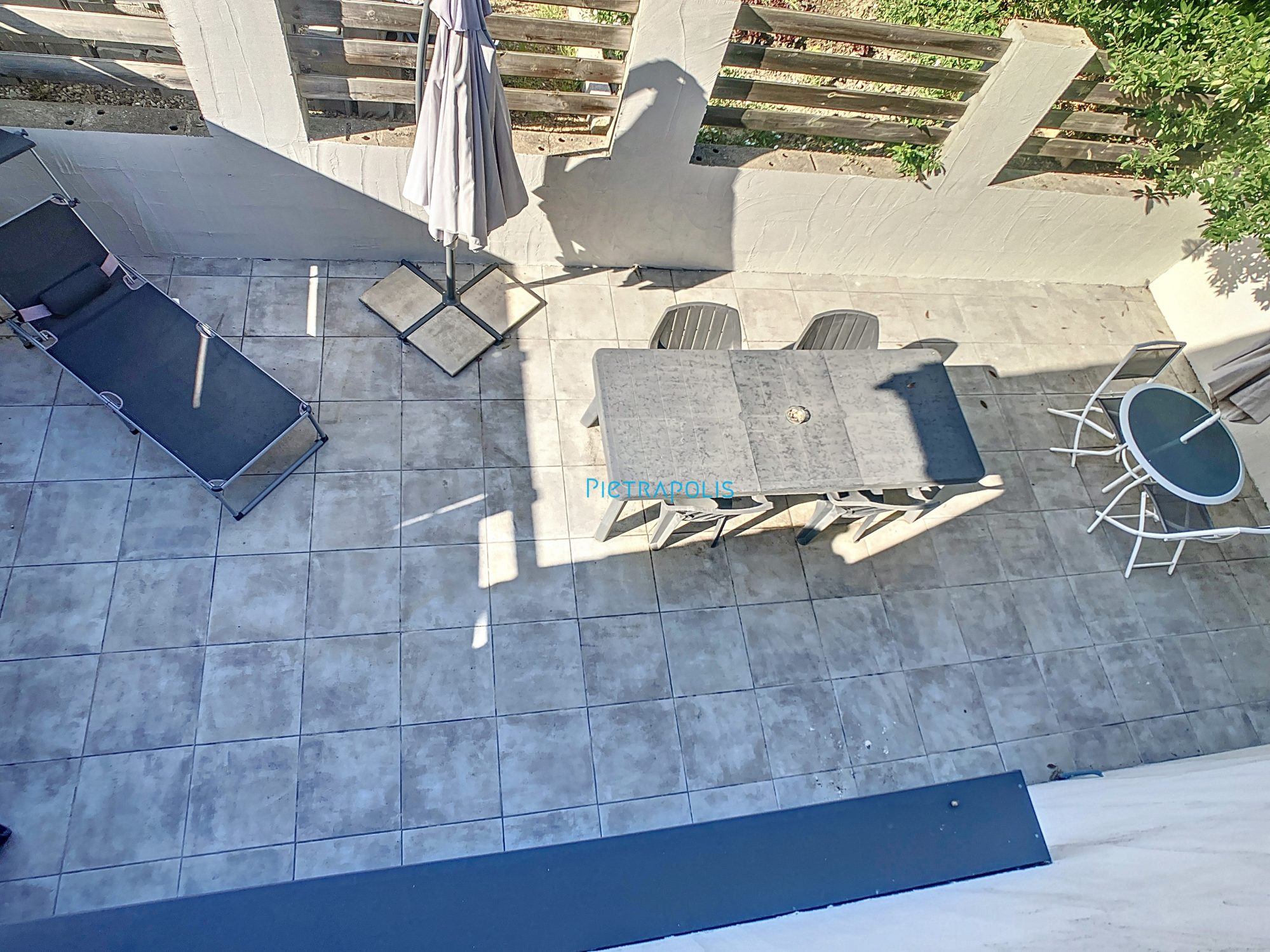 Maison 3 chambres - terrasse- extérieur utilisé en parking Saint-Lager 69220