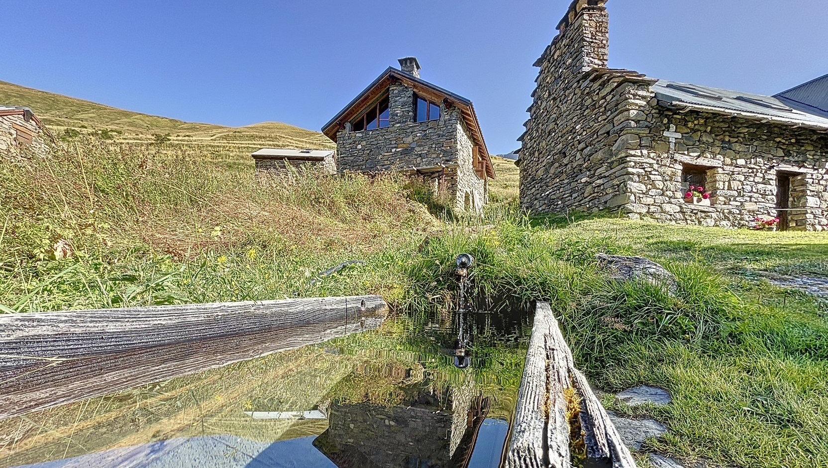 Maison de Montagne face à la Meije La Grave 05320