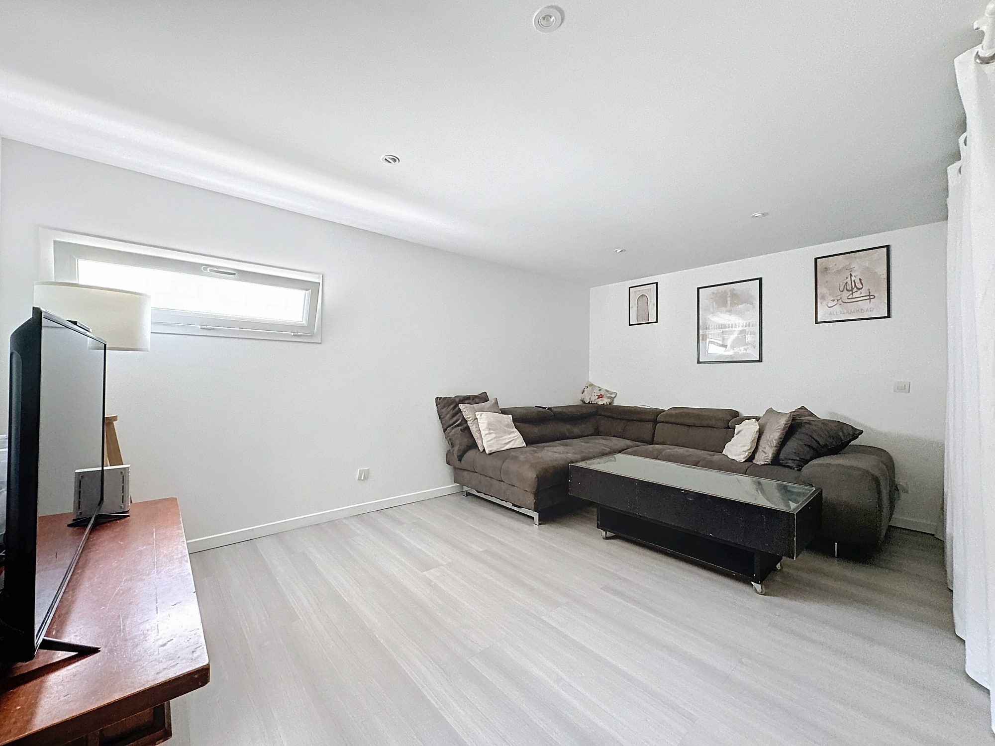 En Exclusivité, 12Bis Rue Etienne Perrot à Pont Evêque, Maison de village de 148m2 avec 5 chambres et une très belle terrasse de 55m2 Pont-Évêque 38780