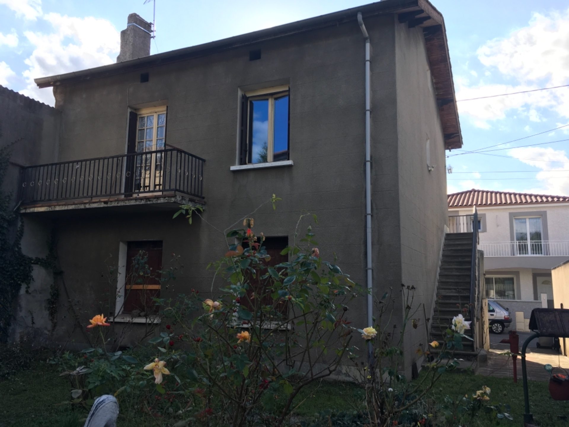 MAISON INDIVIDUELLE 124m² SUR 2 NIVEAUX À RENOVER, POSSIBILITE 3 APPARTEMENTS POUR LOCATIF OU MIASON INDIVIDUELLE POUR RESIDENCE PRINCIPALE Firminy 42700