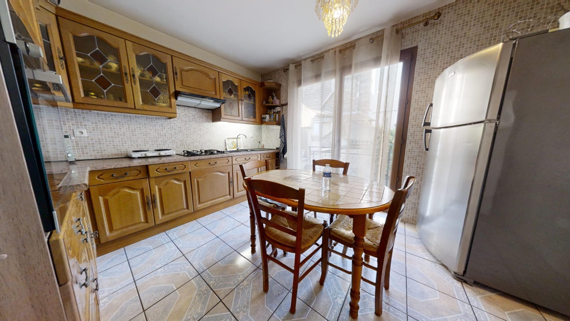 Grande maison de ville Saint-Étienne Bellevue, petit extérieur et terrasse, proximité toutes commodités Saint-Étienne 42100