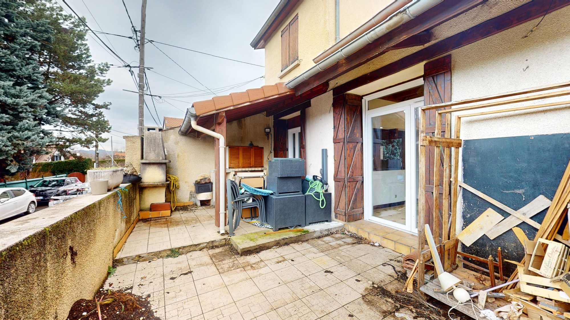 EXCLU CHAZEAU! MAISON 104m2, TERRASSE 35m2, 3 CHAMBRES, PORTE D'ENTREE + CHAUDIERE GRANULE + TABLEAU ELEC RECENT, VITRAGES PVC AU RDC Firminy 42700