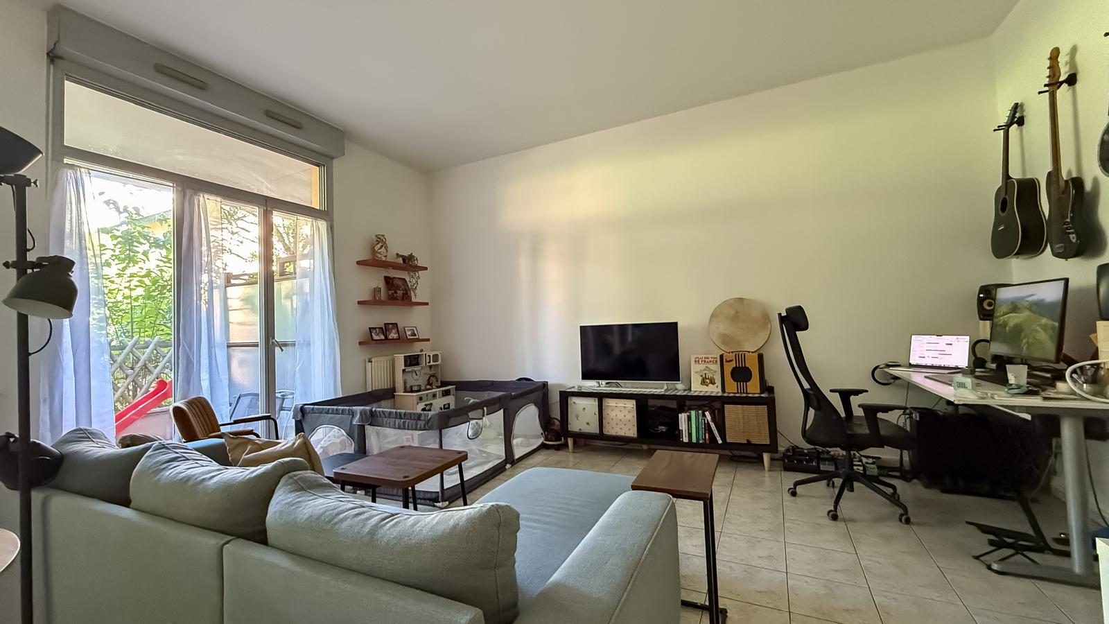 T3  Croix -Rousse avec terrasse et box ferm Lyon 69004