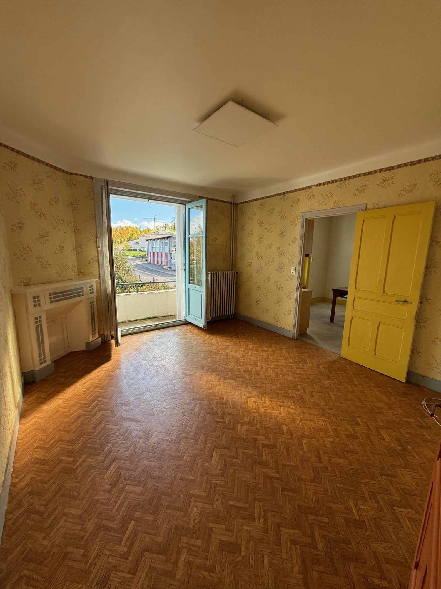 EXCLUSIVITE GTI ! Maison de ville avec terrain et dépendances. Yssingeaux 43200