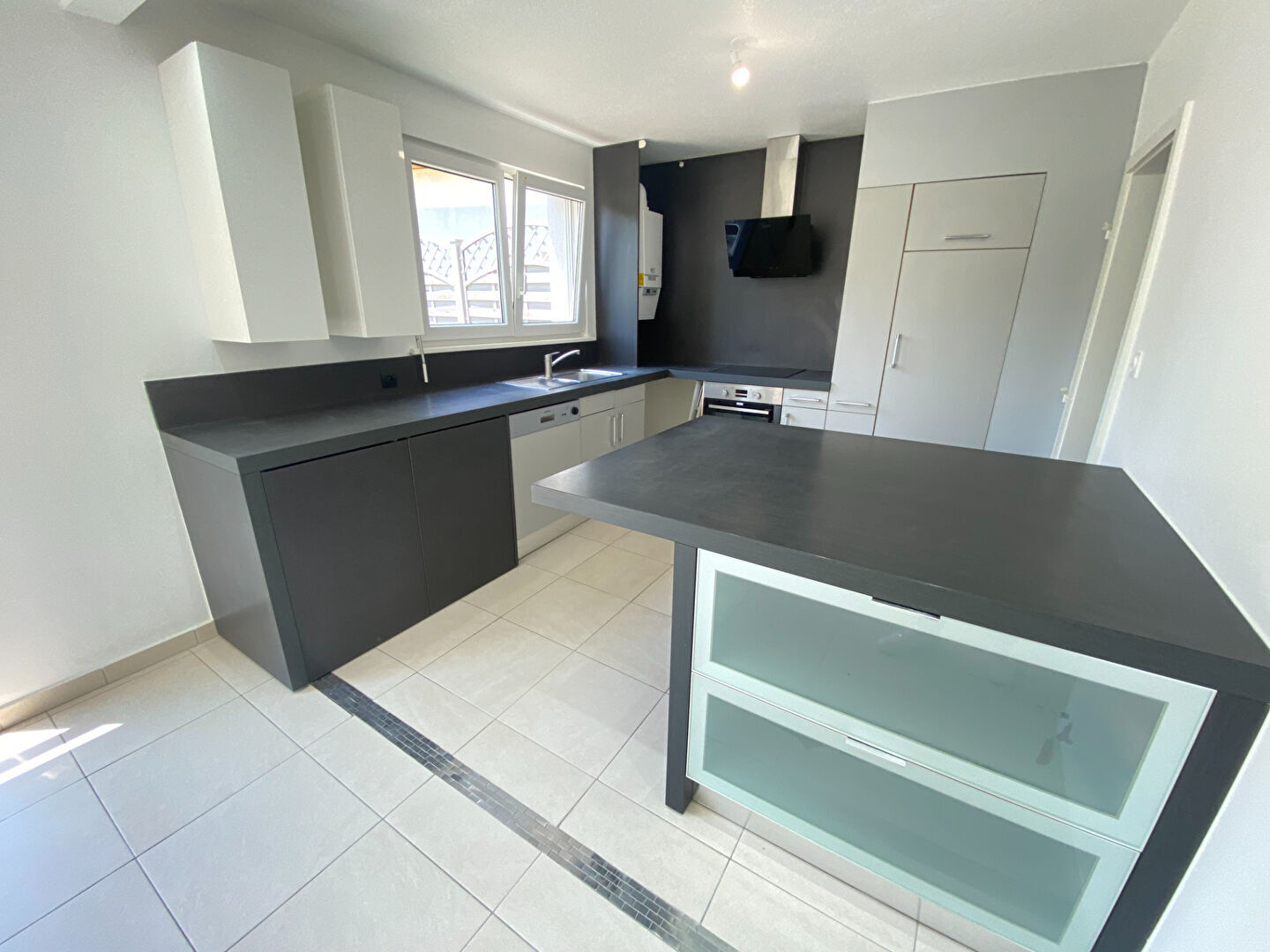 LOCATION : appartement de 3 pièces (83 m²) à BRUNSTATT DIDENHEIM BRUNSTATT DIDENHEIM 68350