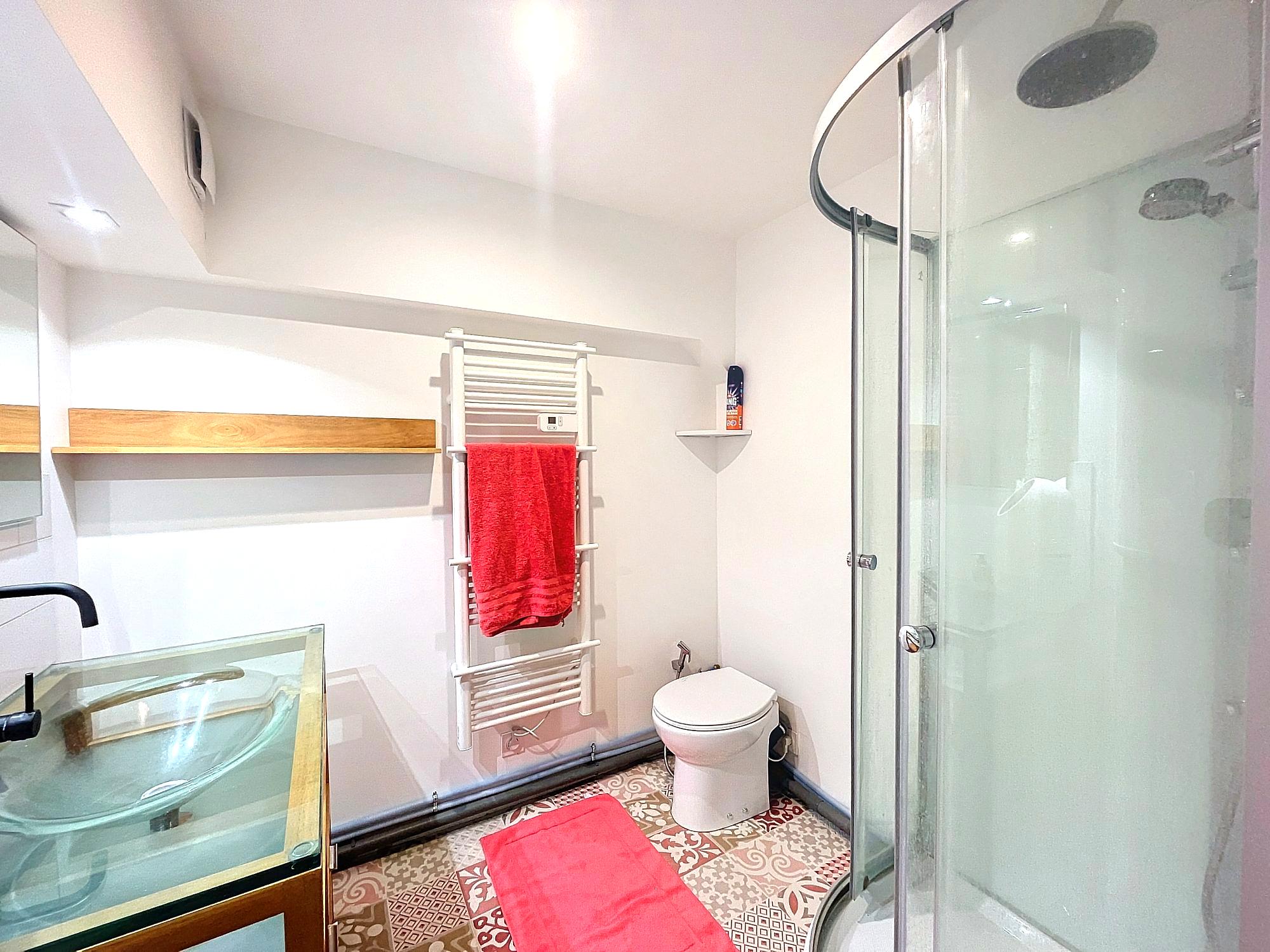 SETE - Quartier Corniche - Murs commerciaux de 87m² Sète 34200