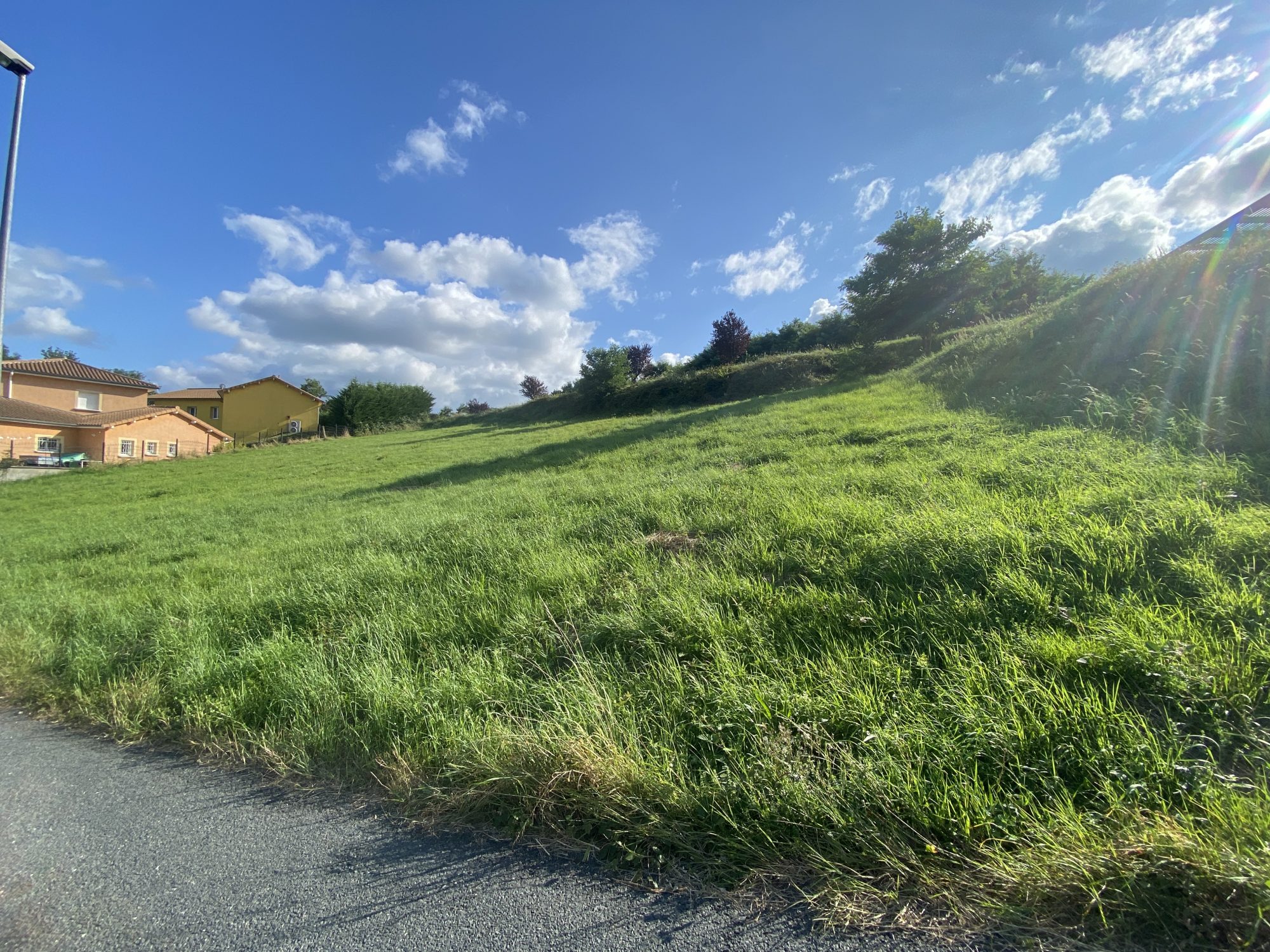 GRANDE PARCELLE CONSTRUCTIBLE AVEC VUE