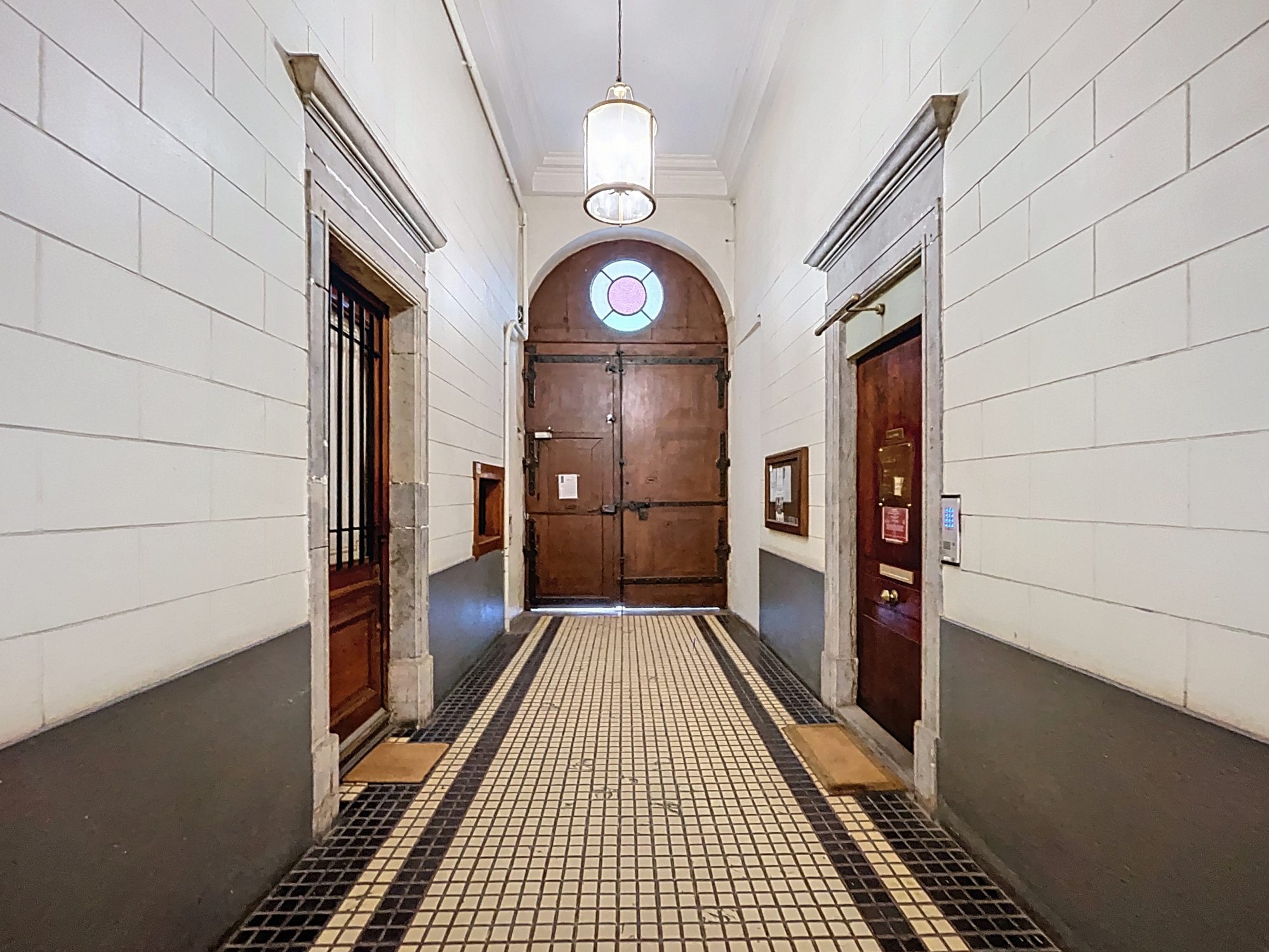 *Sous offre* Ainay T1 bis dernier étage vendu loué Lyon 69002