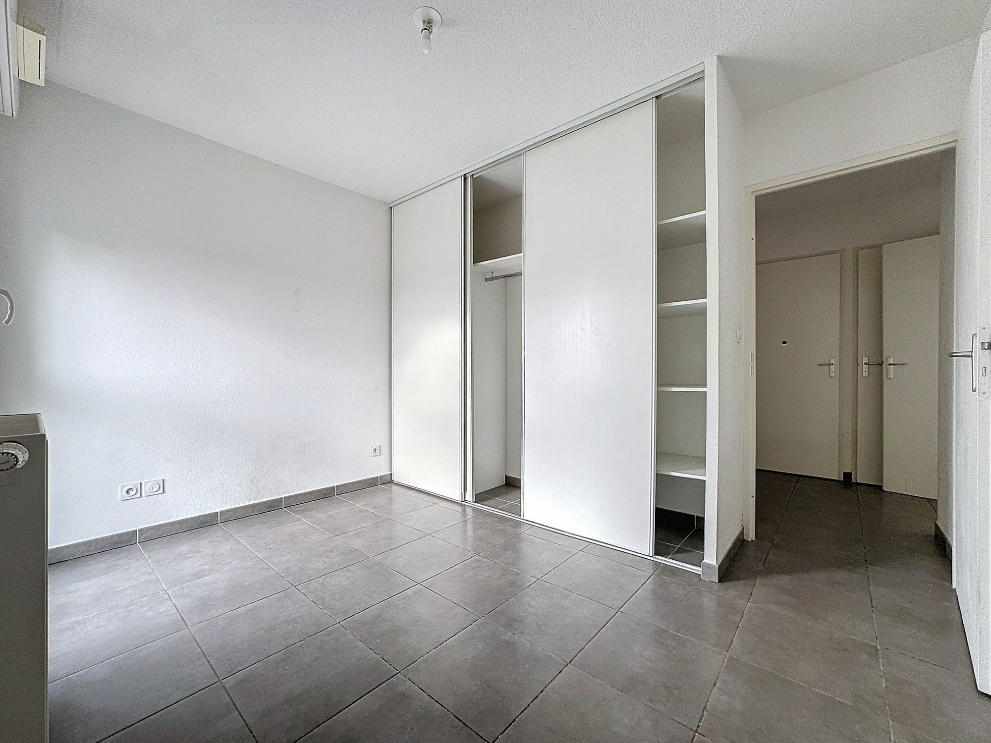 SOUS OFFRE ! Pietrapolis Chaponost, Appartement T3 secteur Alaï de 2013 avec balcon + 2 places de parking en sous-sol Francheville 69340