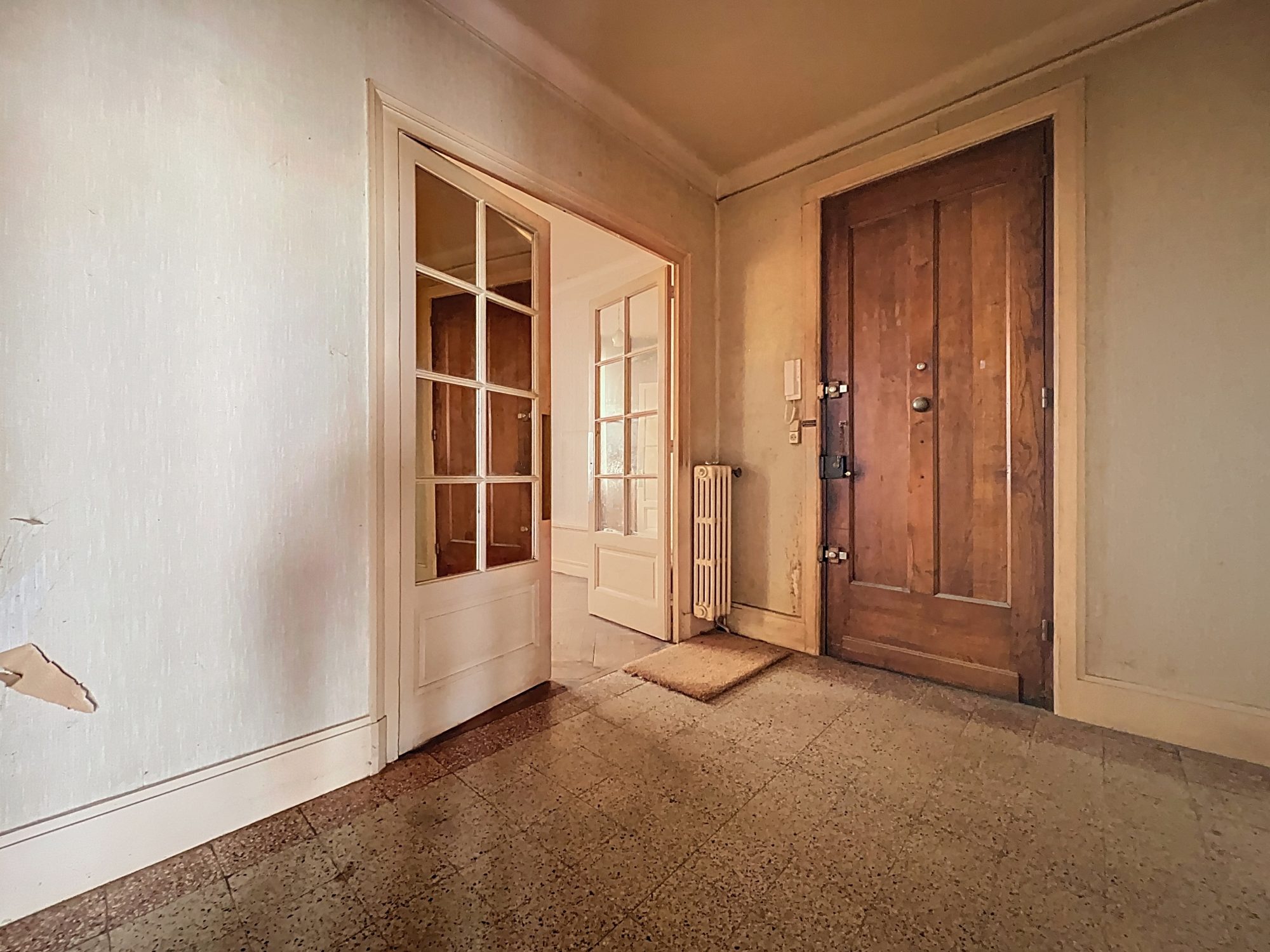 EN EXCLUSIVITE APPARTEMENT A RENOVER  87m² LYON 6ème