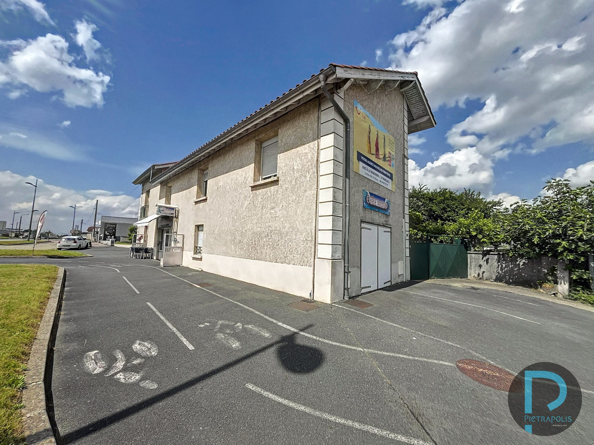 VIRIAT - LA NEUVE - IMMEUBLE 250 m² de plancher