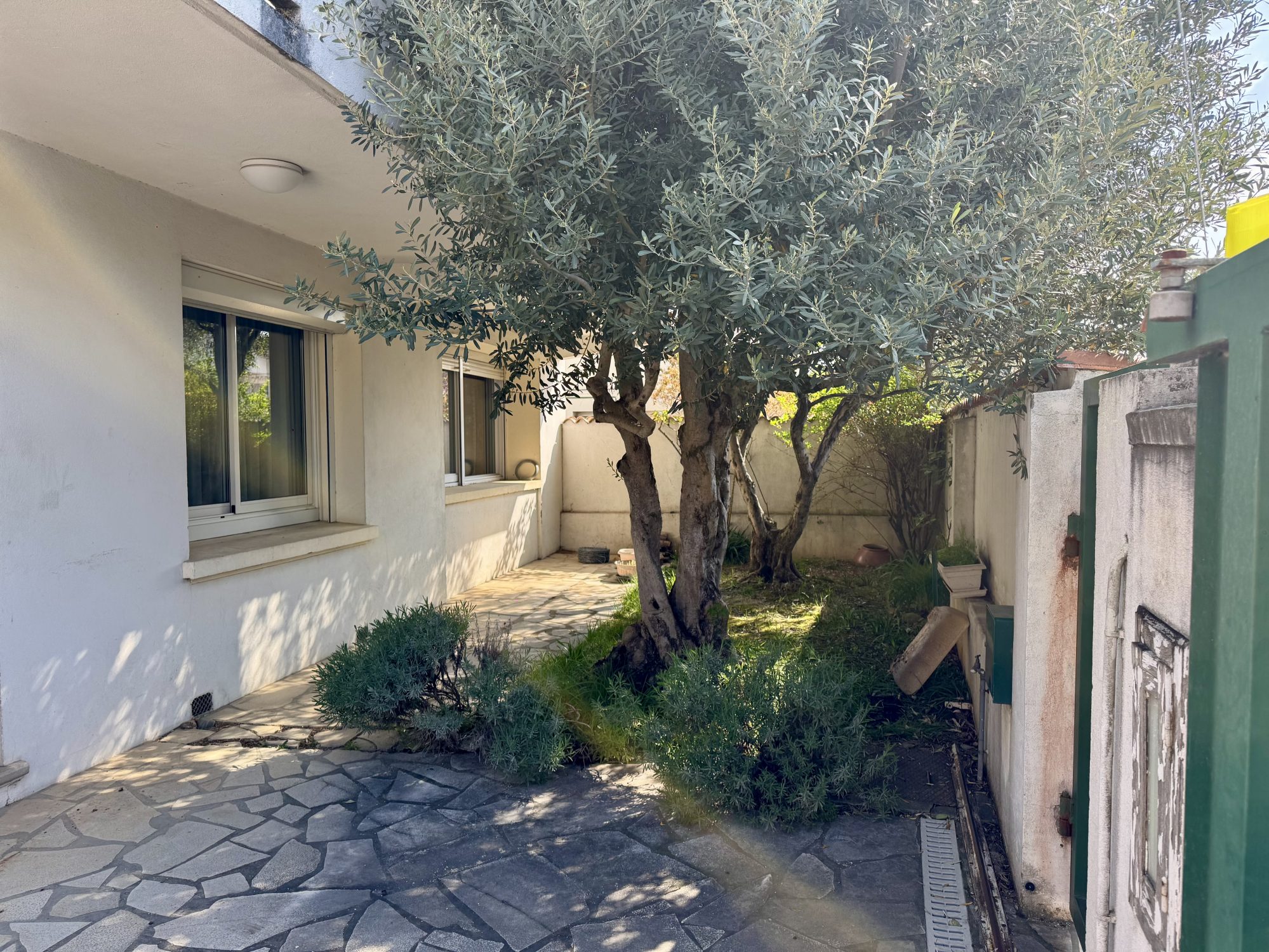 grande Maison Familiale avec jardin quartier des Chirouzes bourg les valence