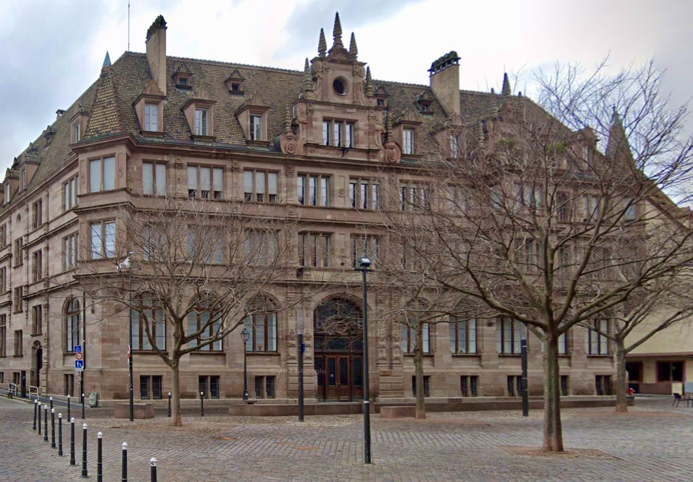 Locaux professionnels - 92,11 m² STRASBOURG 67000