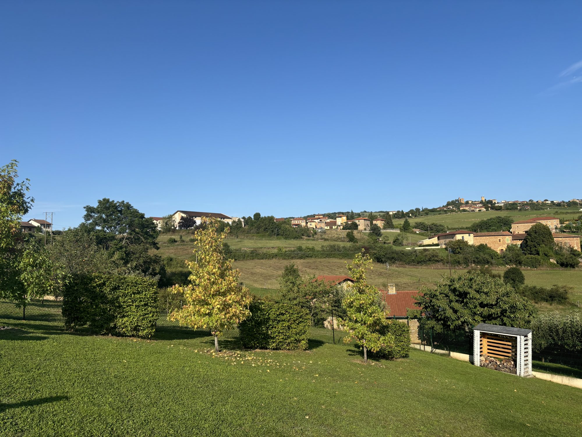 TERRAIN CONSTRUCTIBLE 700M² Val d'Oingt 69620