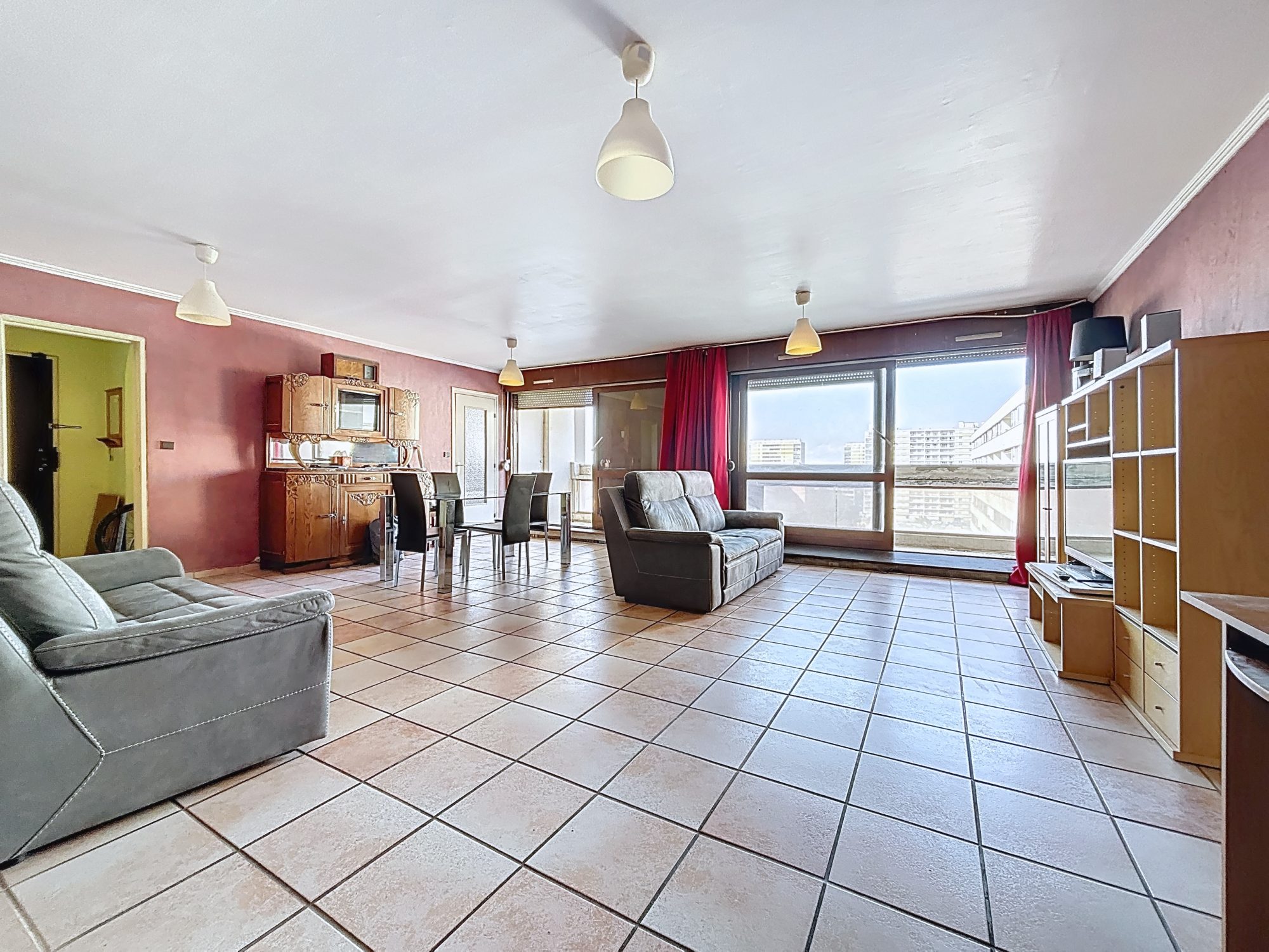 T4 - 113 m2 - fort potentiel - cave et garage Rillieux-la-Pape 69140