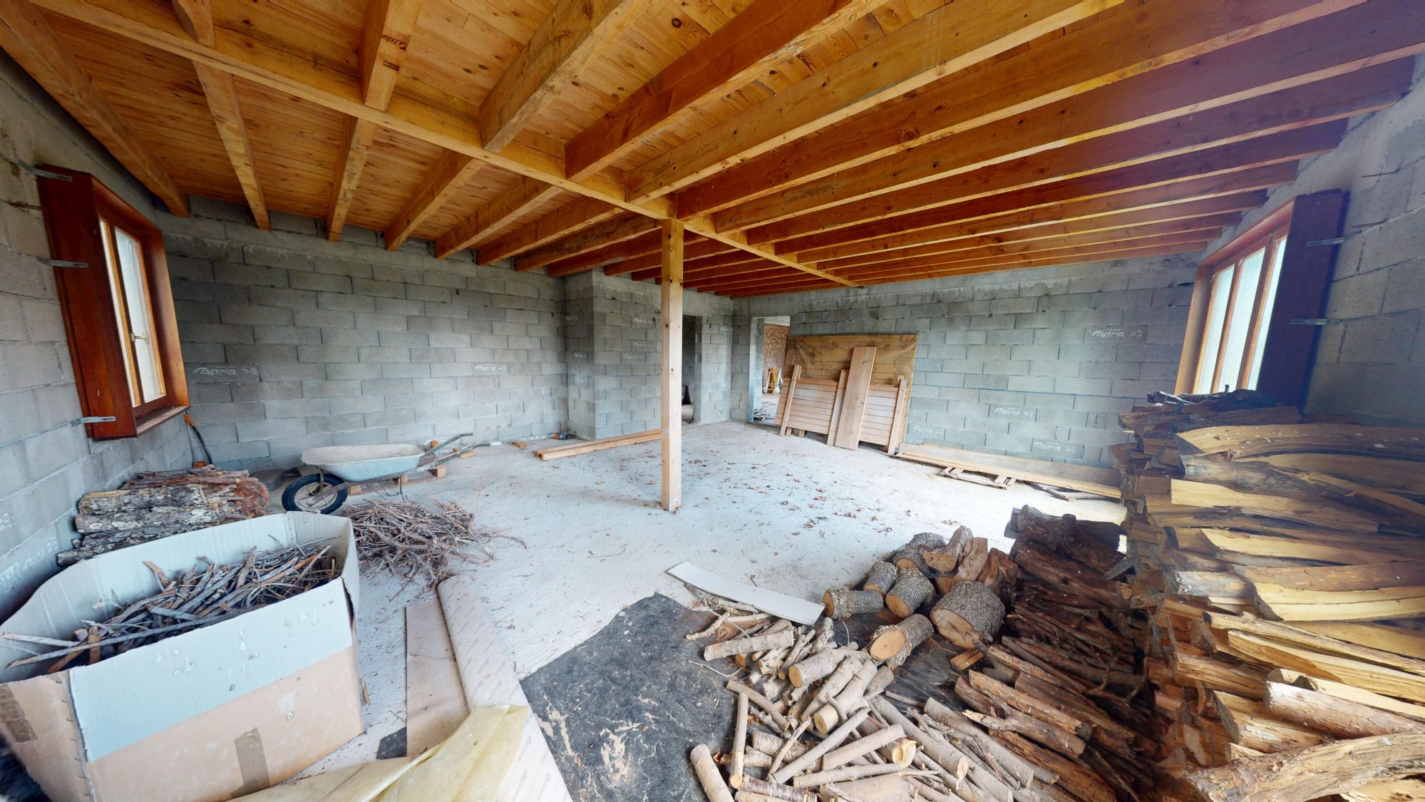 CHALET ET DEPENDANCES Saint-Pal-de-Chalencon 43500