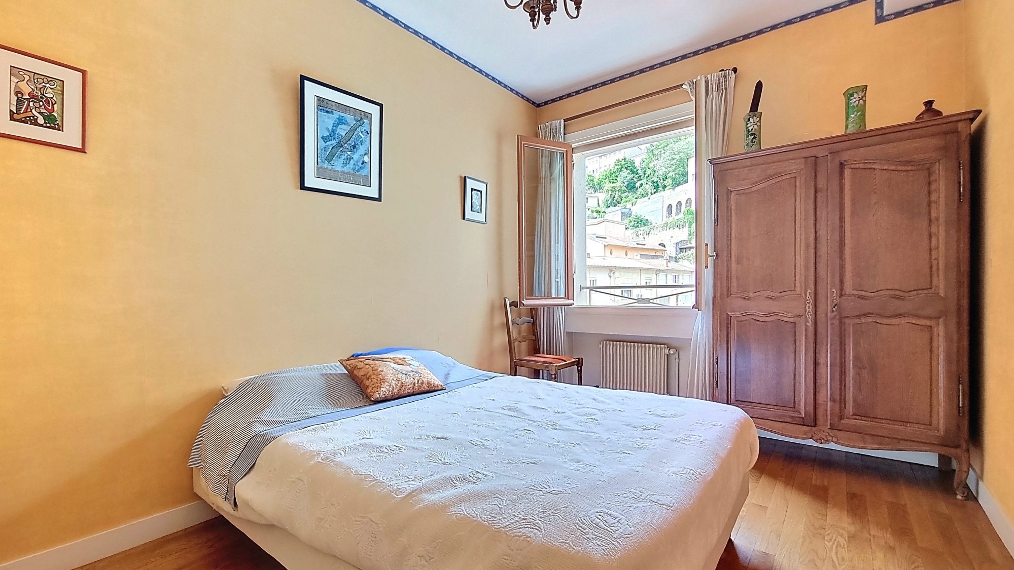 QUAI DE SAONE - T5 de 120 m² avec terrasse - garage Lyon 69001