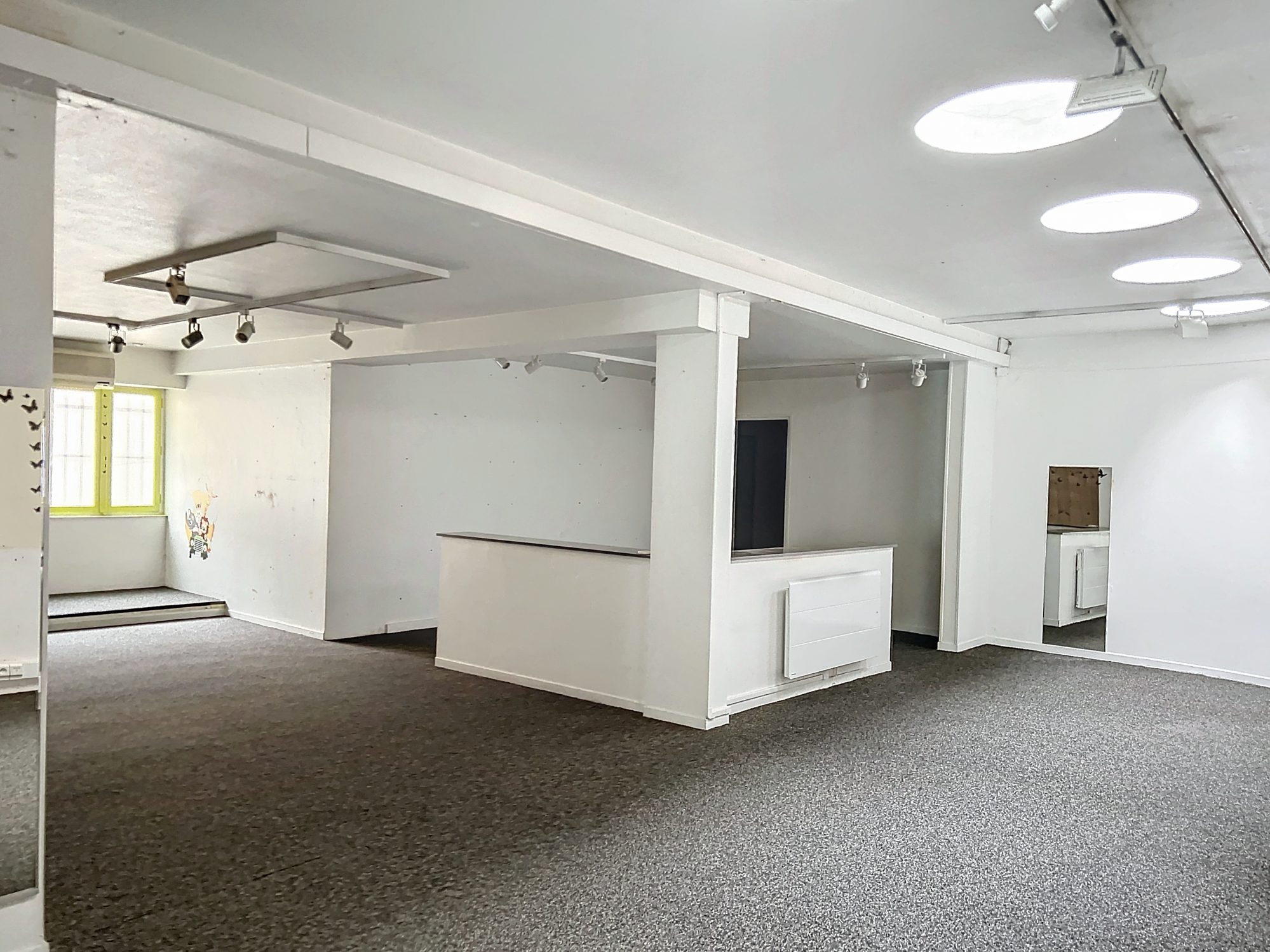 Local commercial avec vitrines Chaumont 52000