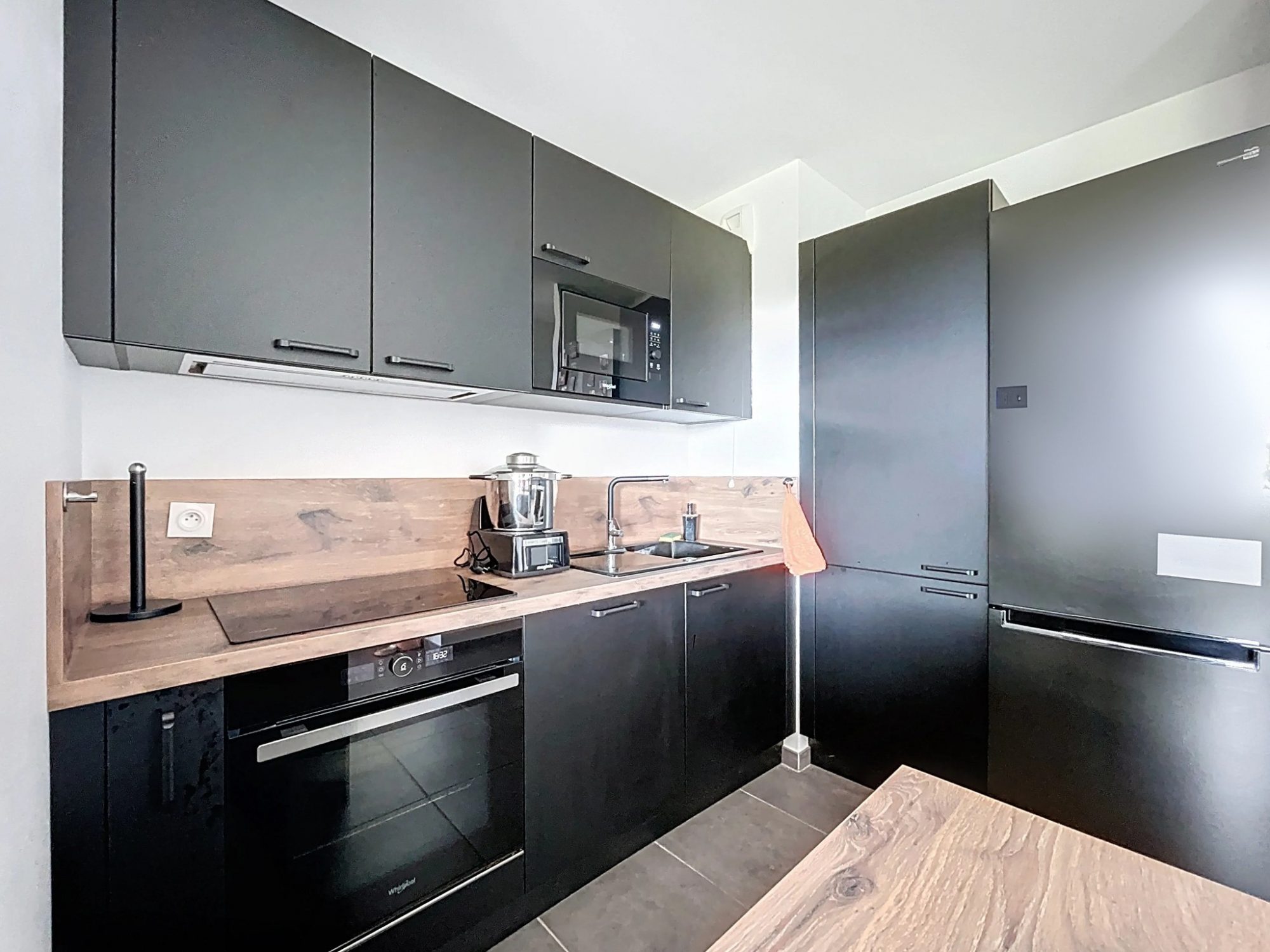 T3 de 70 m2 balcon vue dégagée Lyon 69008