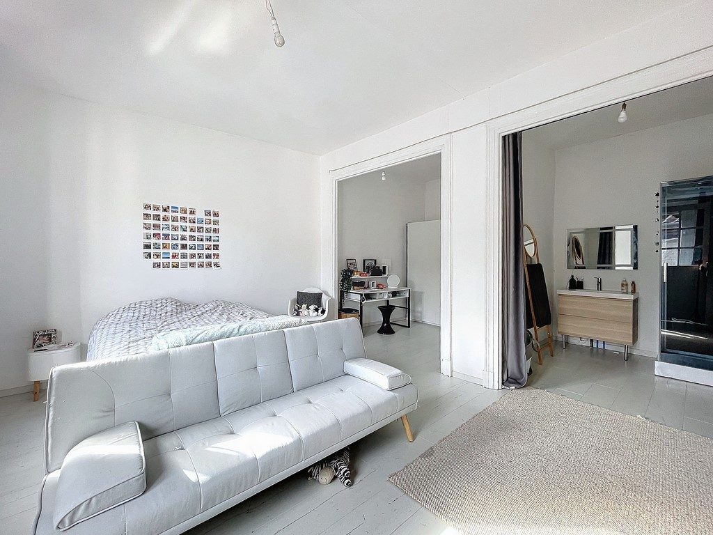 RARE À 69460 SAINT-ÉTIENNE-DES-OULLIÈRES ! Propriété XIXème - 167 M2 sur ss-sol complet - 4 CH  - Terrain de 1230 M2 Saint-Étienne-des-Oullières 69460