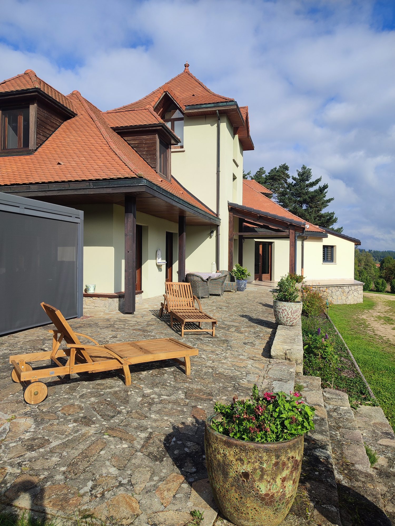 Maison - 8 pièces - 225 m² - Saint-Alyre-d'Arlanc (63220)