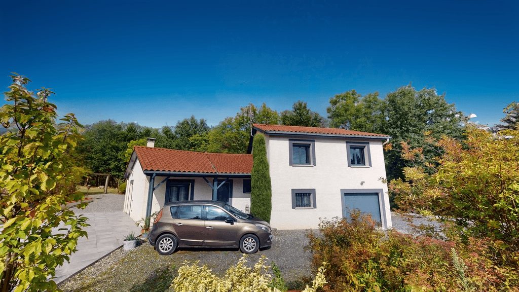 Maison familiale avec 3 chambres sur 2003 m2 de terrain Trelins 42130