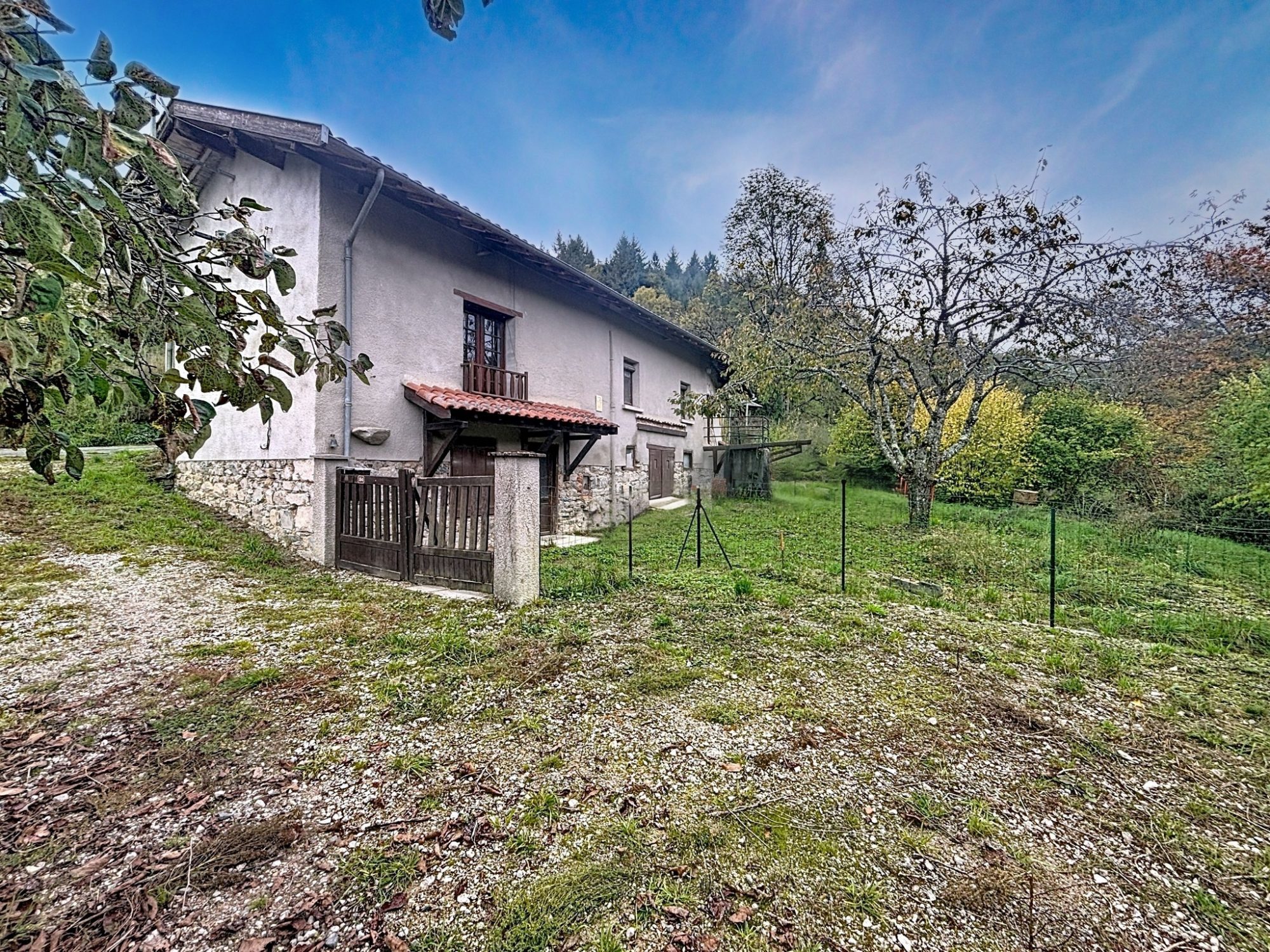 Maison en Pierres Env 134 m² Claveisolles 69870