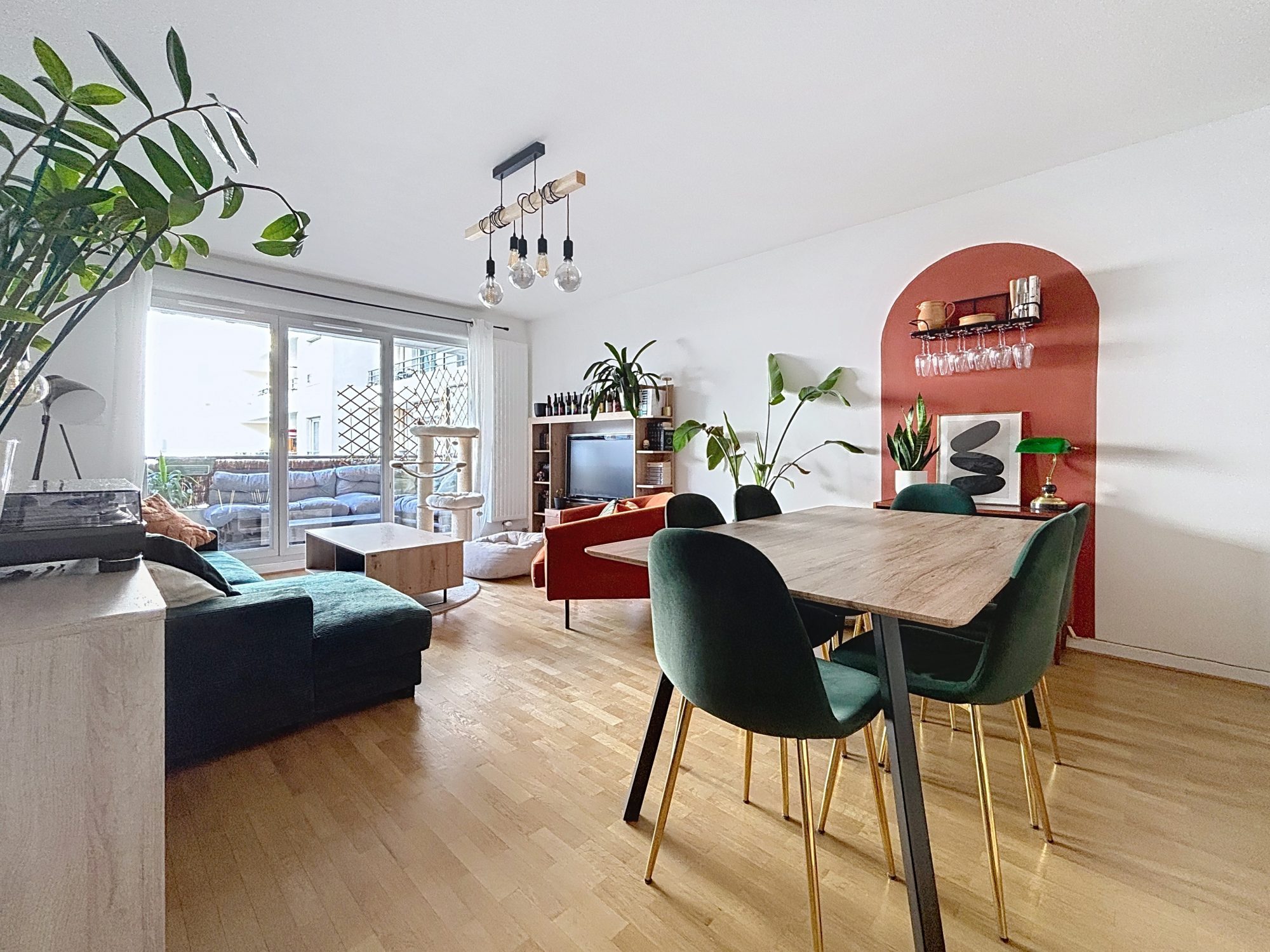 Villeurbanne, aux portes du Parc de la Tête d'Or, T3 de 68 m² avec terrasse de 12,28 m² et possibilité garage en ss-sol.