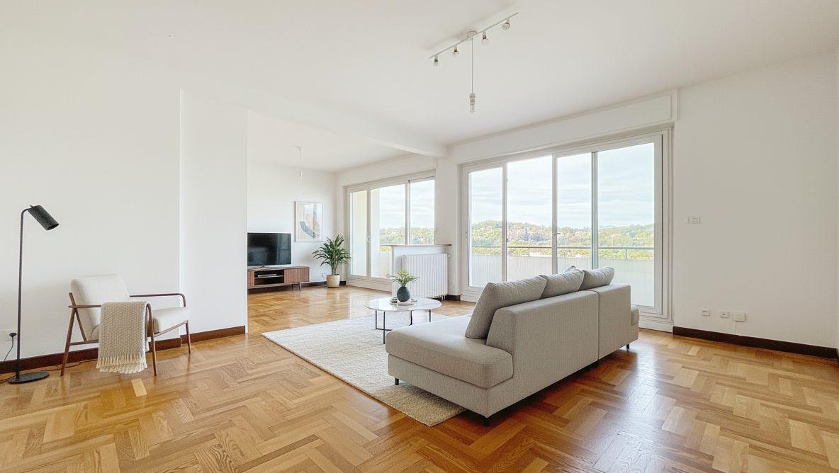 Appartement traversant 92 m² carrez– Étage élevé, vue dégagée, fort potentiel