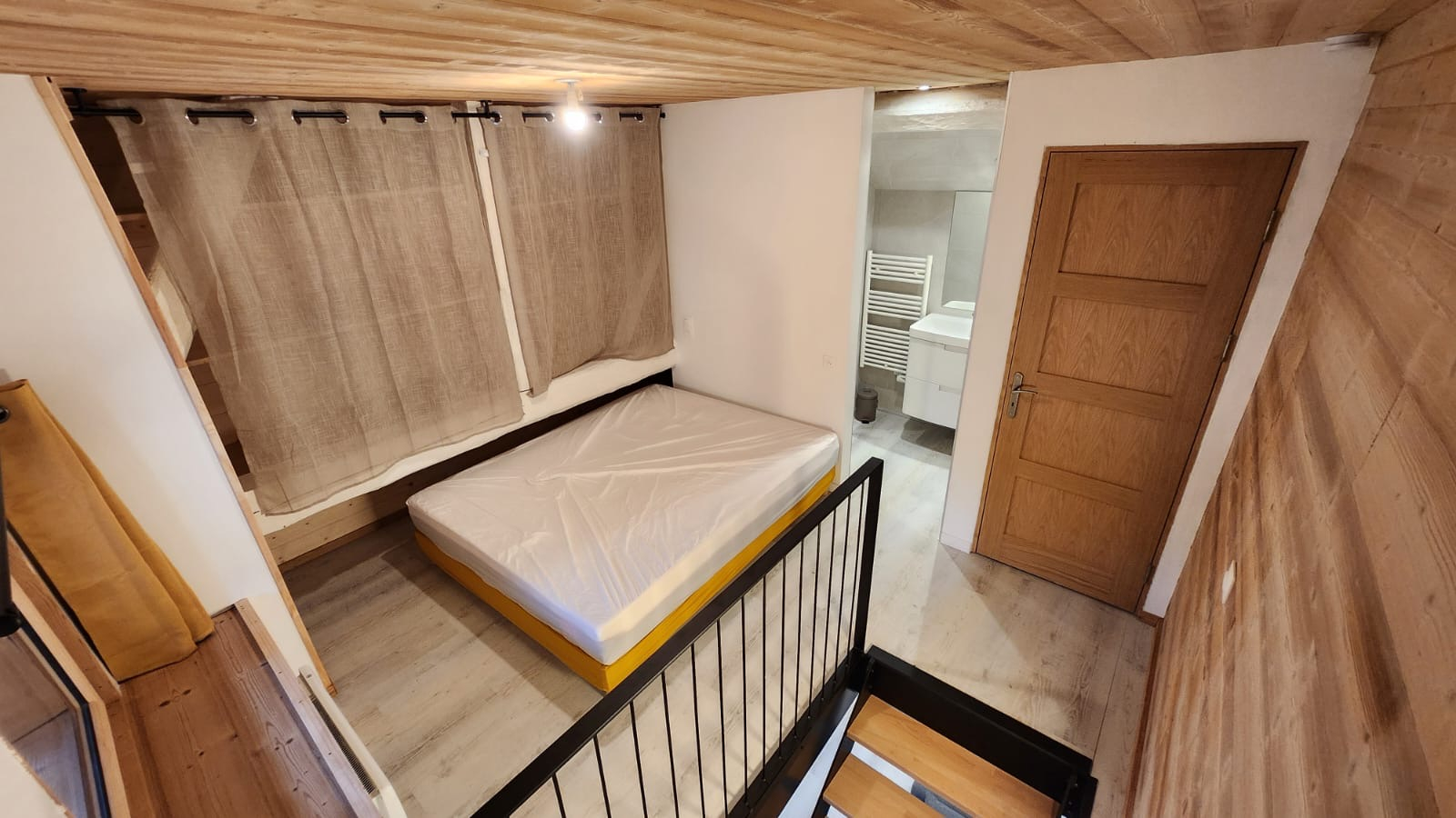 CHARMANT STUDIO DUPLEX avec Terrasse GILLY SUR ISERE 73200