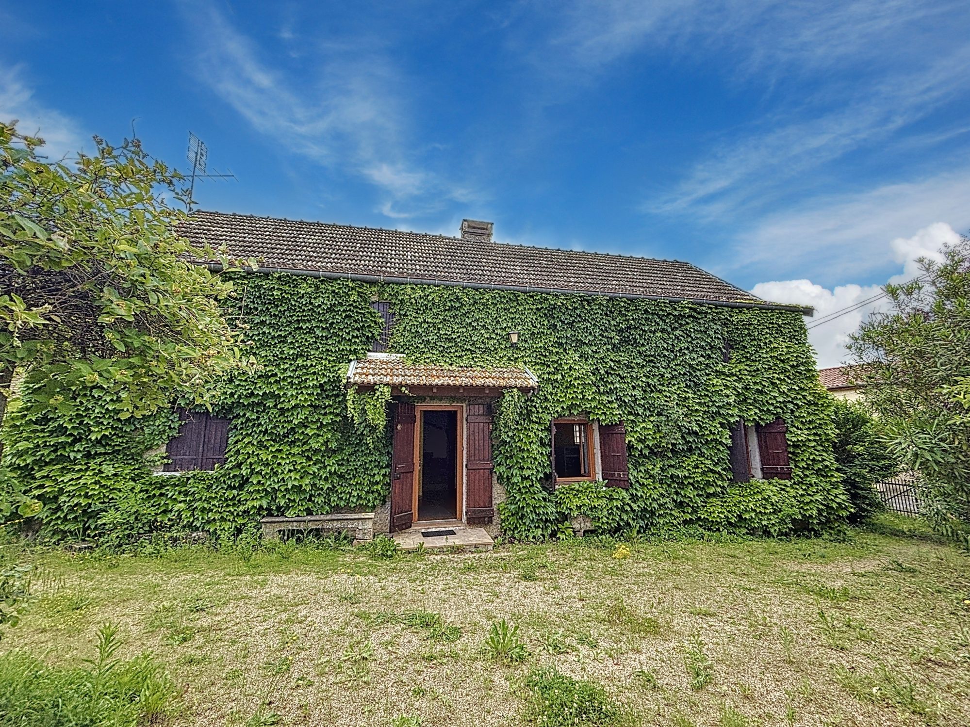 Maison de campagne à rafraichir 4 chambres