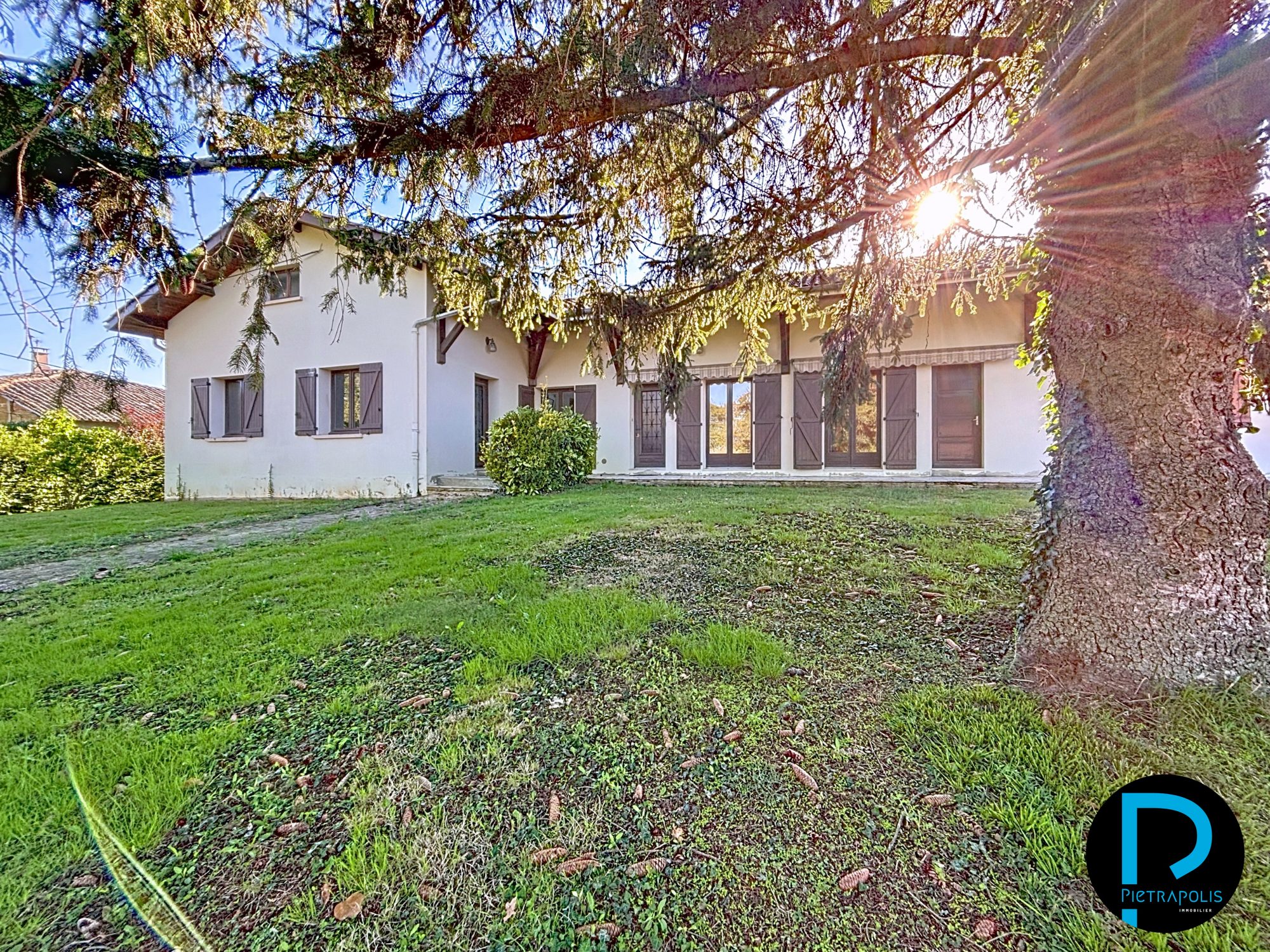 MAISON TRADITIONNELLE PLAIN-PIED 156 m² A RÉNOVER