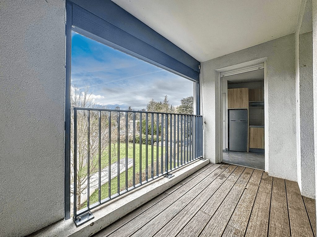 SOUS OFFRE ! Pietrapolis Chaponost, Appartement T3 secteur Alaï de 2013 avec balcon + 2 places de parking en sous-sol Francheville 69340