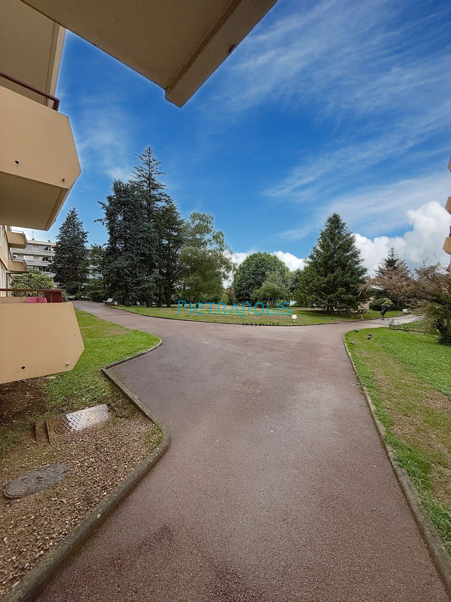 Investissement locatif – Appartement vendu avec locataire en place - Lyon 5 - Garage - Cave Lyon 69005