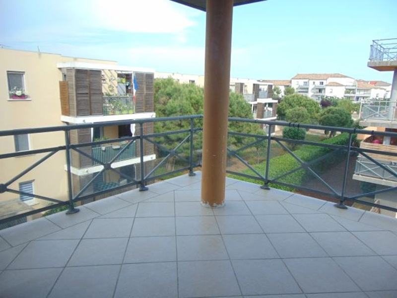 T4 Agde  - 75 m² avec terrasse, garage et parking. AGDE 34300