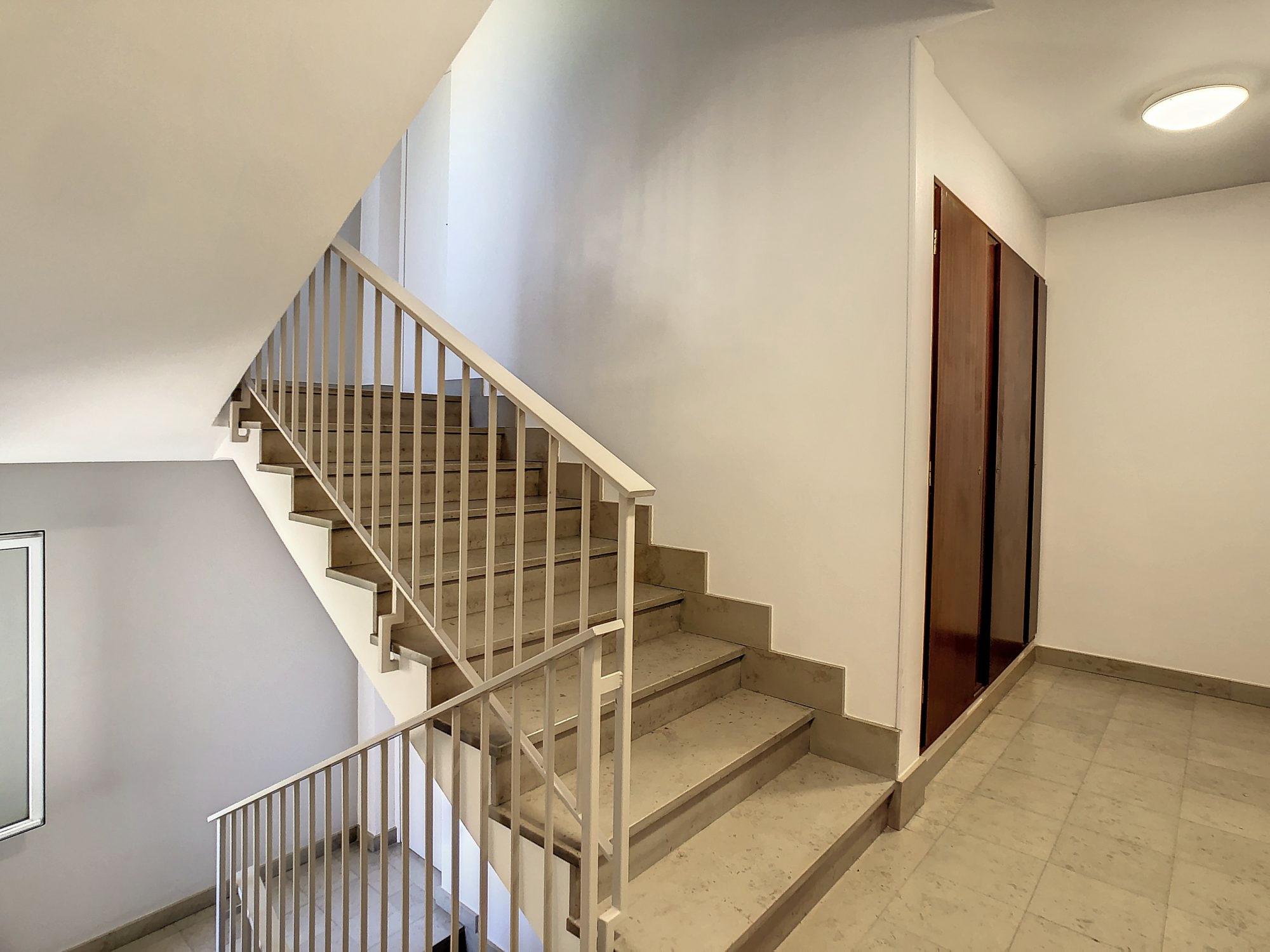 Monplaisir - rue Villon - 162m2 - Balcon 21m2 et box Lyon 69008