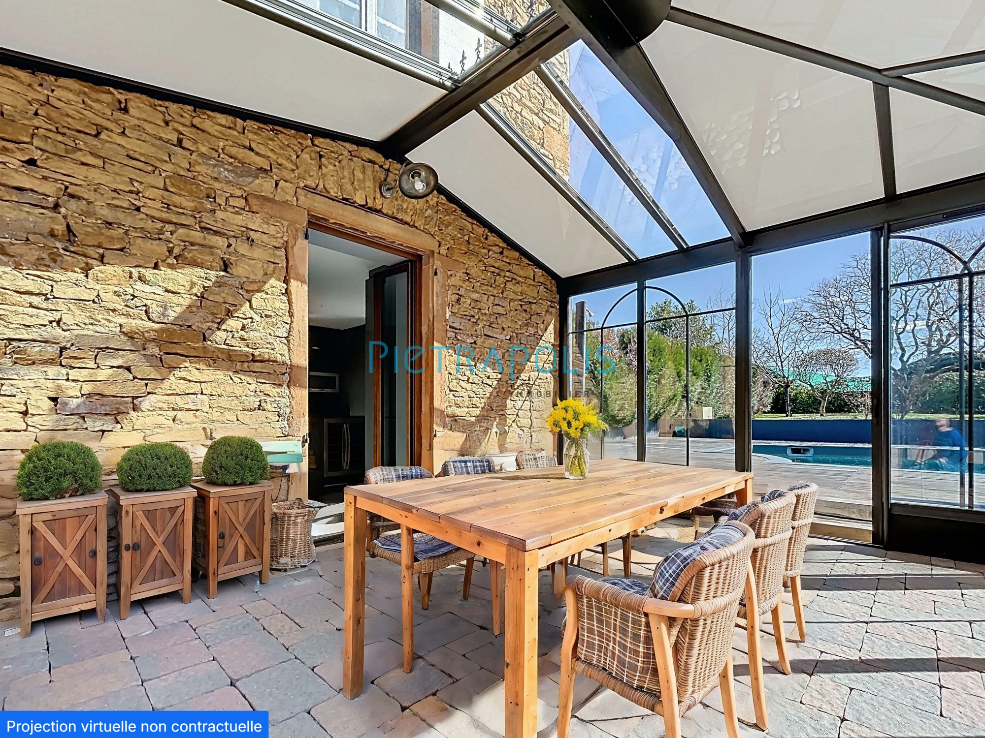 Propriété d'exception en pierres dorées - 9 pièces -280 m² hab - Terrain 1598 m² Marcy 69480